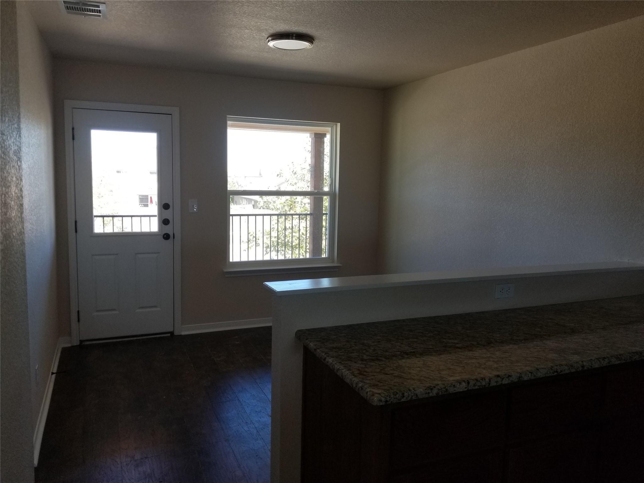 92 Sandstone DR #B — photo 3