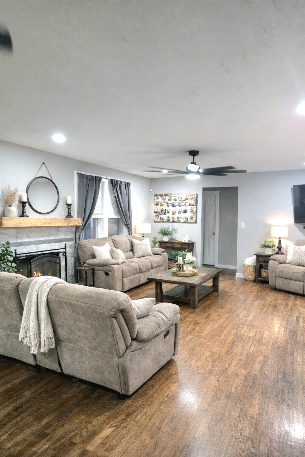 8906 Cele RD — photo 3
