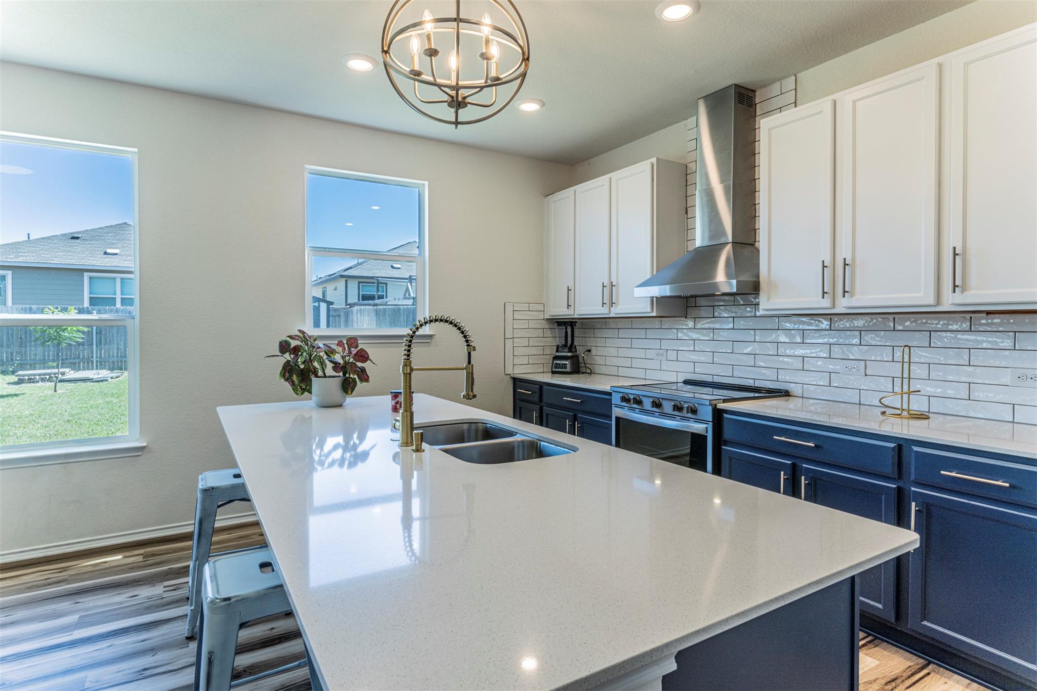 728 Bailey Park DR — photo 3
