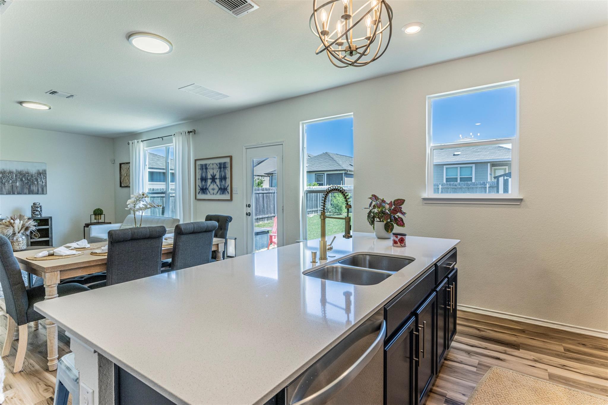 728 Bailey Park DR — photo 4