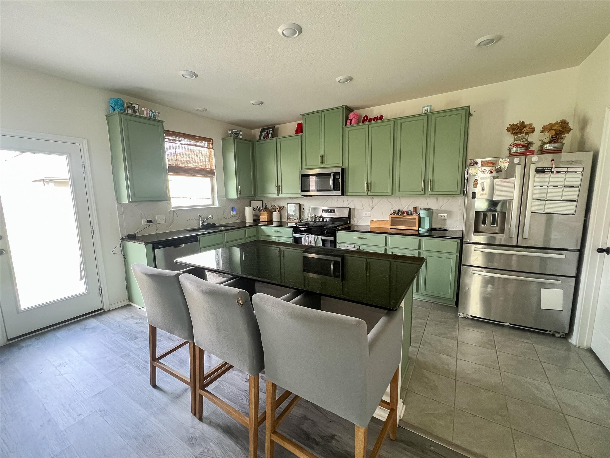 221 Summit DR — photo 3