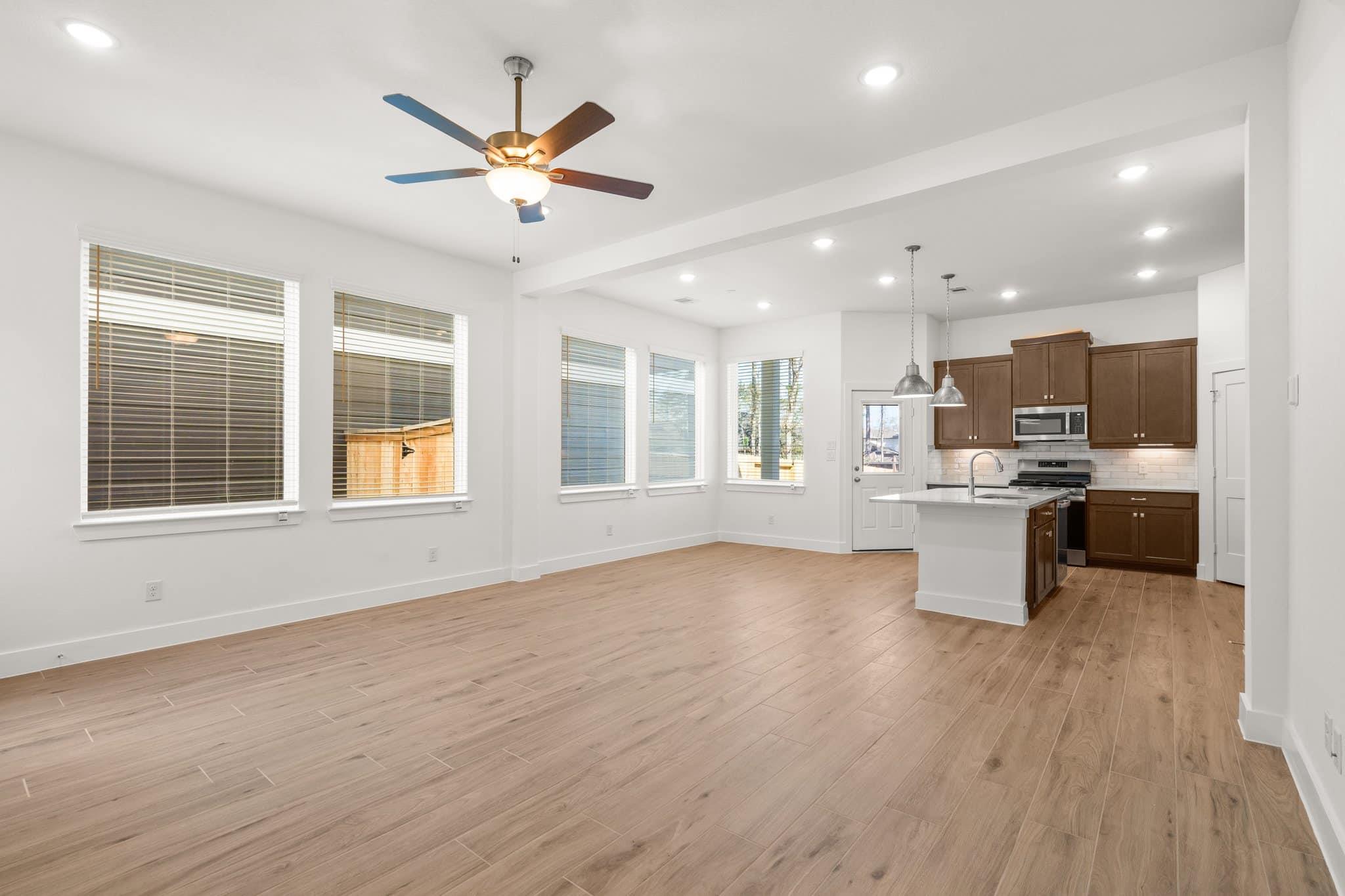 215 Flora Springs CV — photo 3