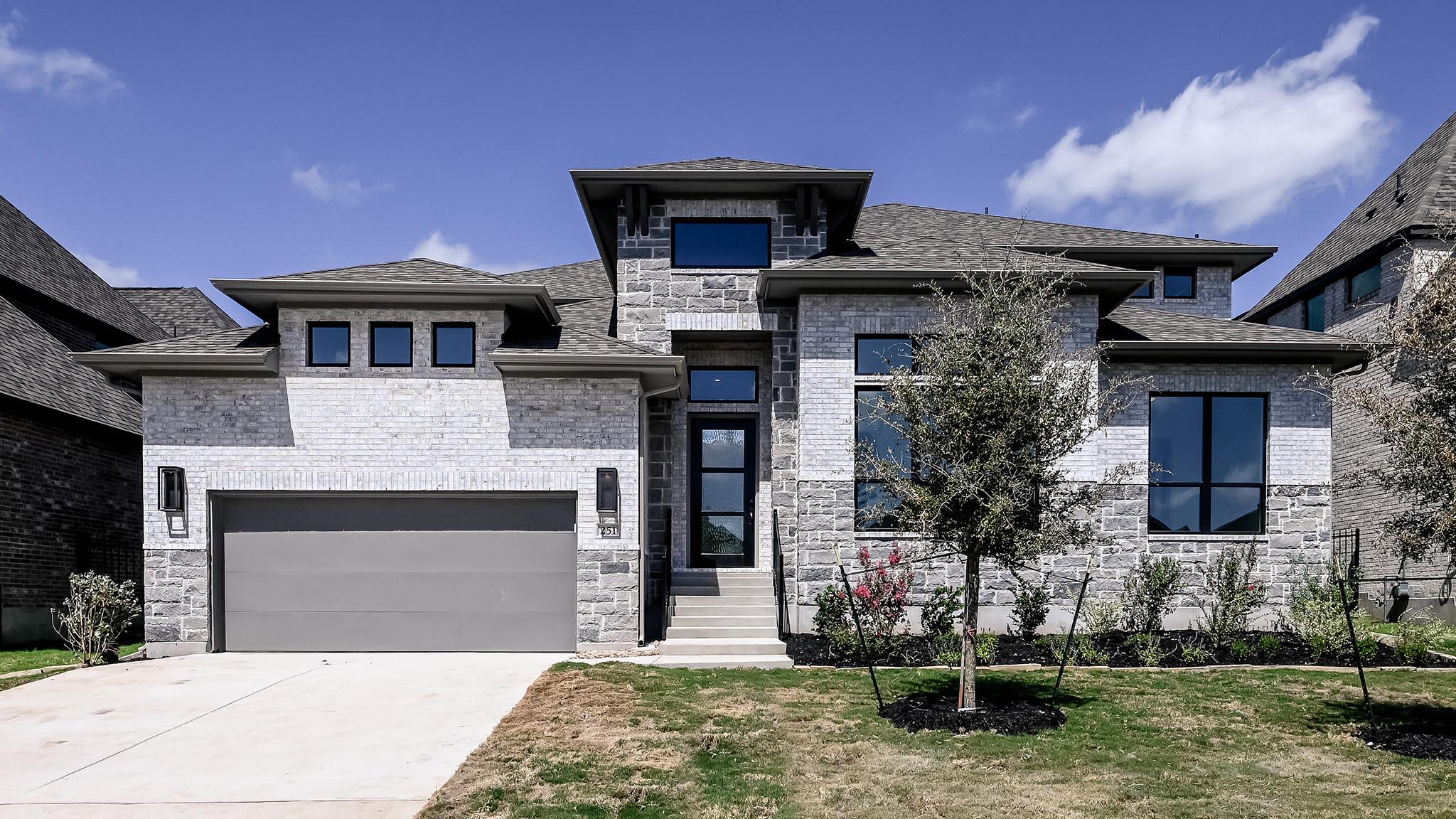 251 Leaning Rock RDG
