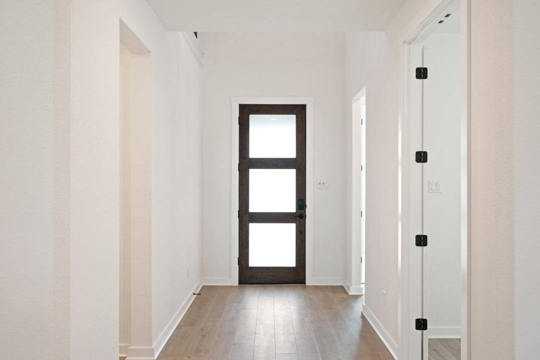 1110 Blue Moon Drive — photo 3
