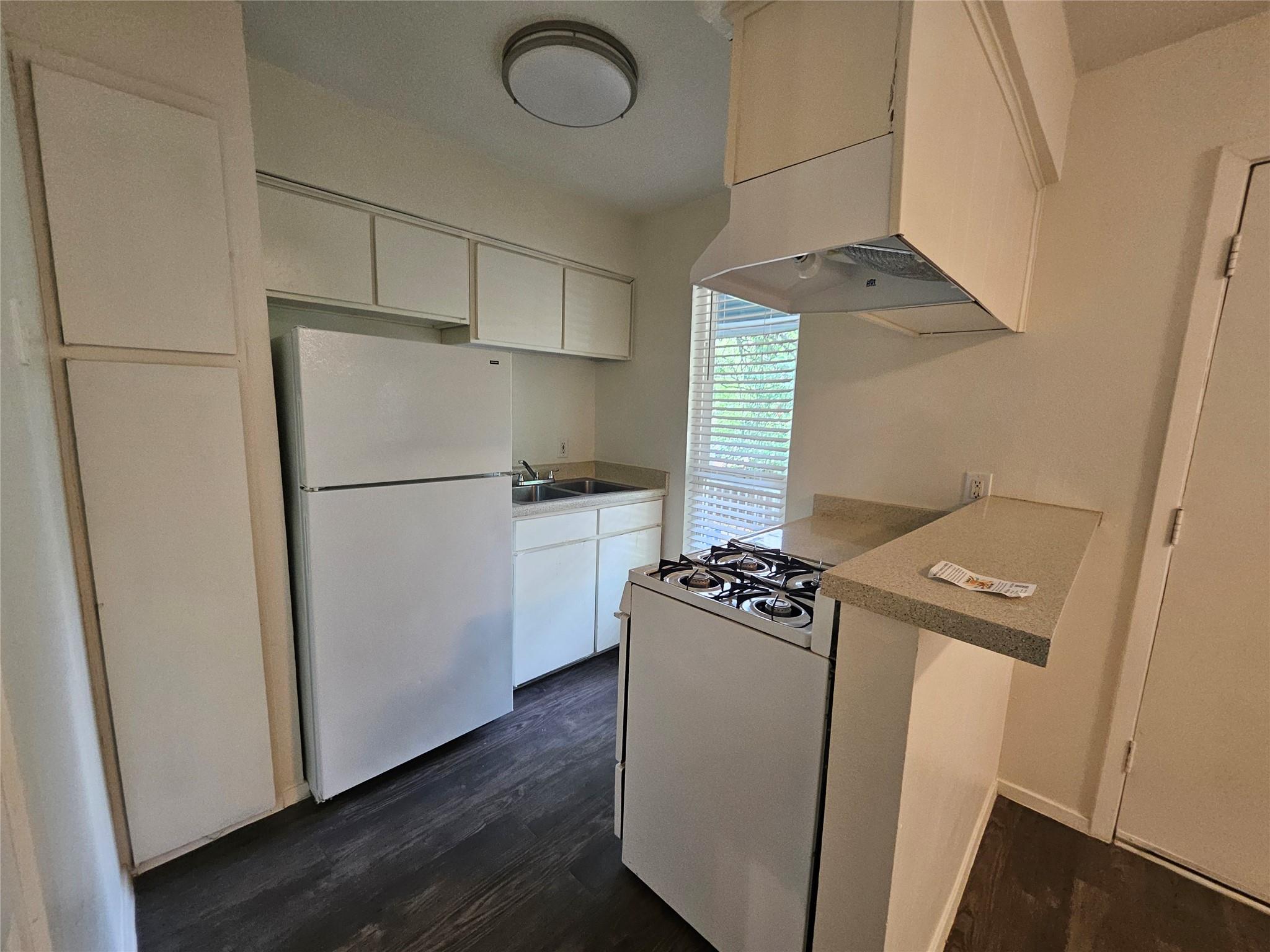 4406 Avenue C #APT 205 — photo 4