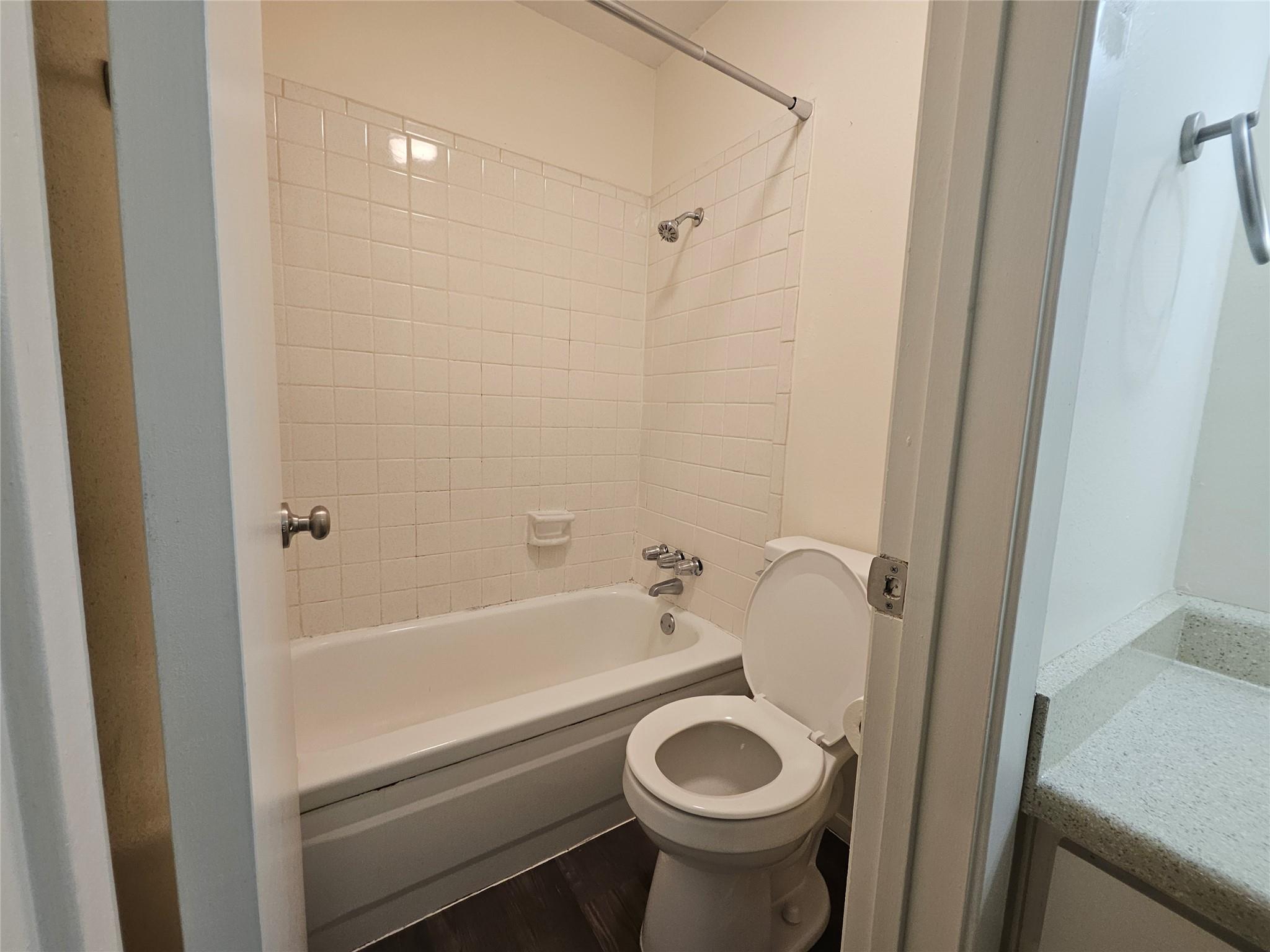 4406 Avenue C #APT 205 — photo 5