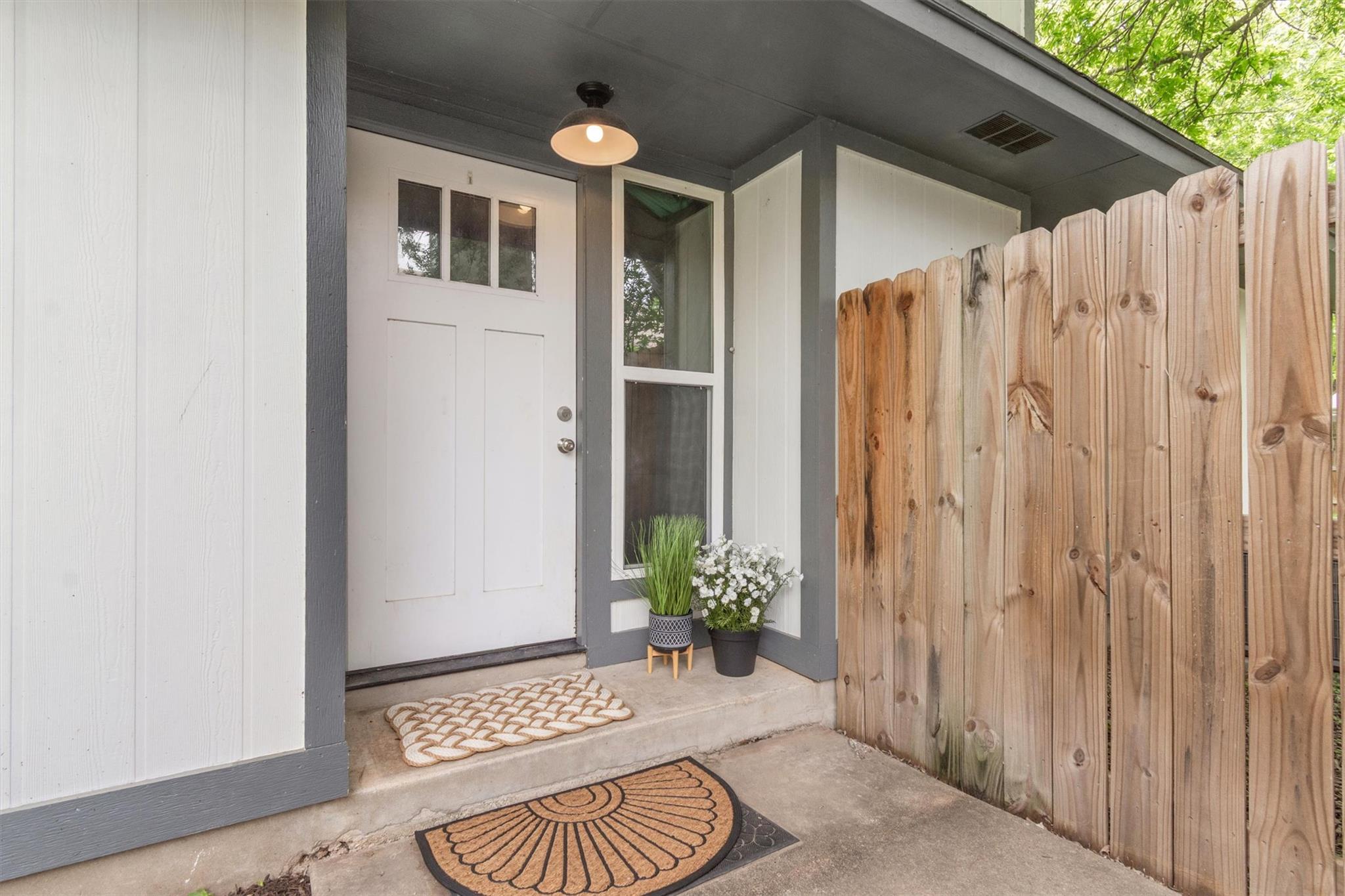 2128/2130 Redwing WAY — photo 4