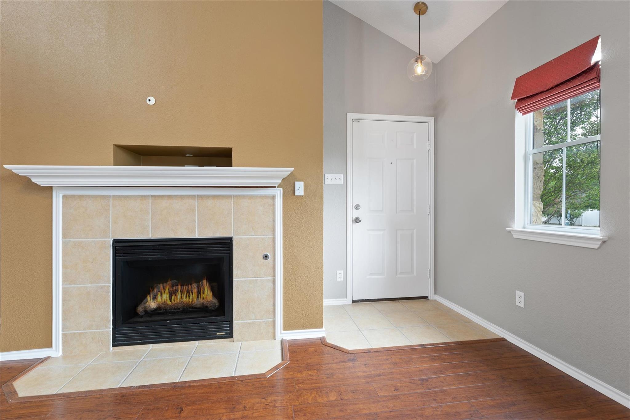 1506 Wild Basin LN — photo 3