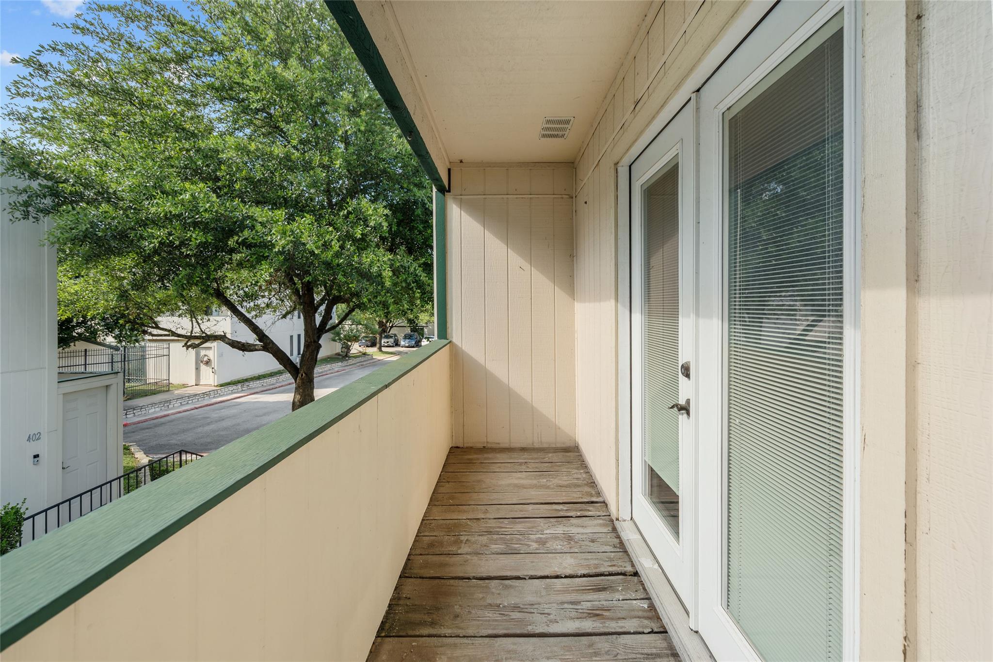 6718 Silvermine DR #302 — photo 4