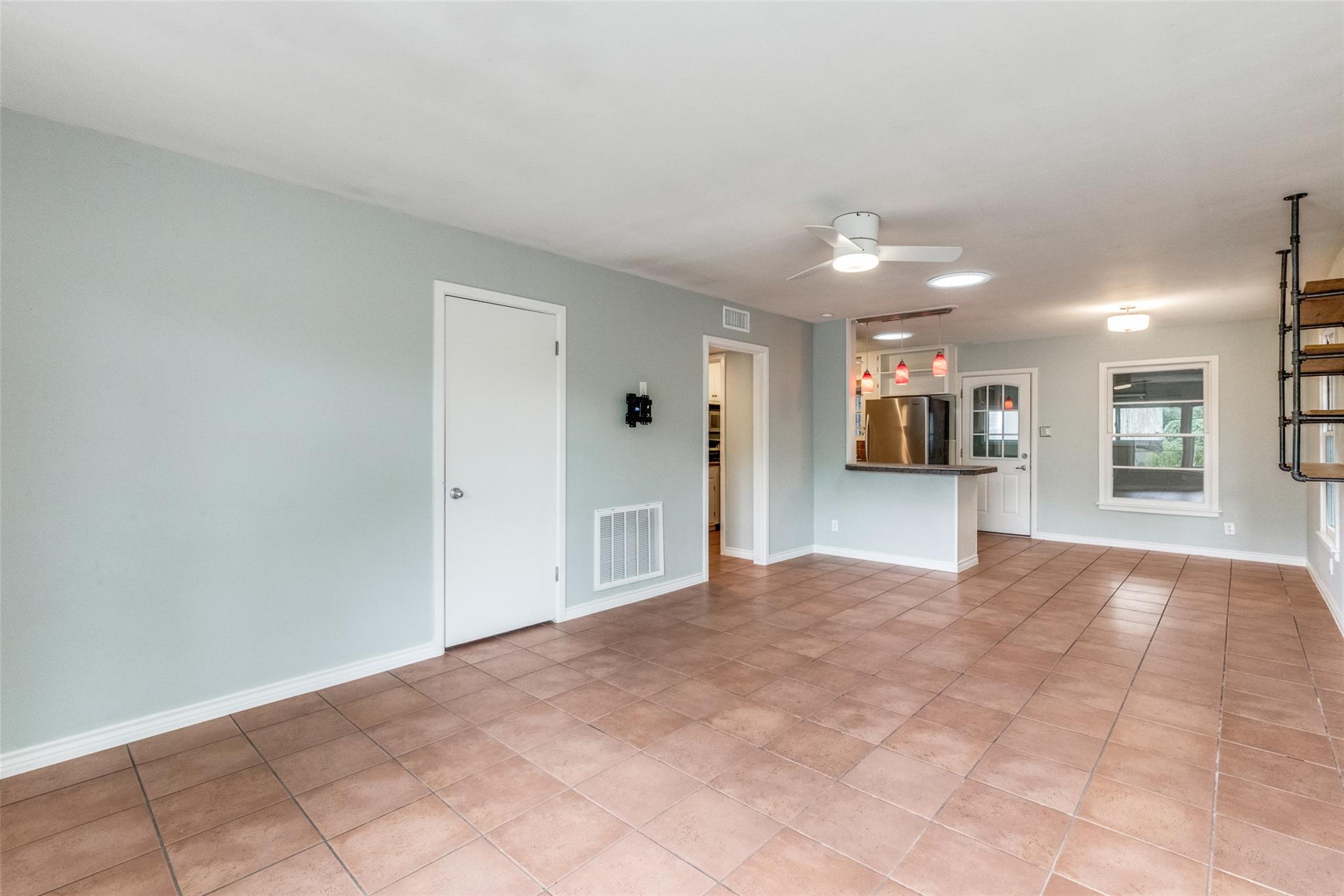 11504 Oakwood DR — photo 4