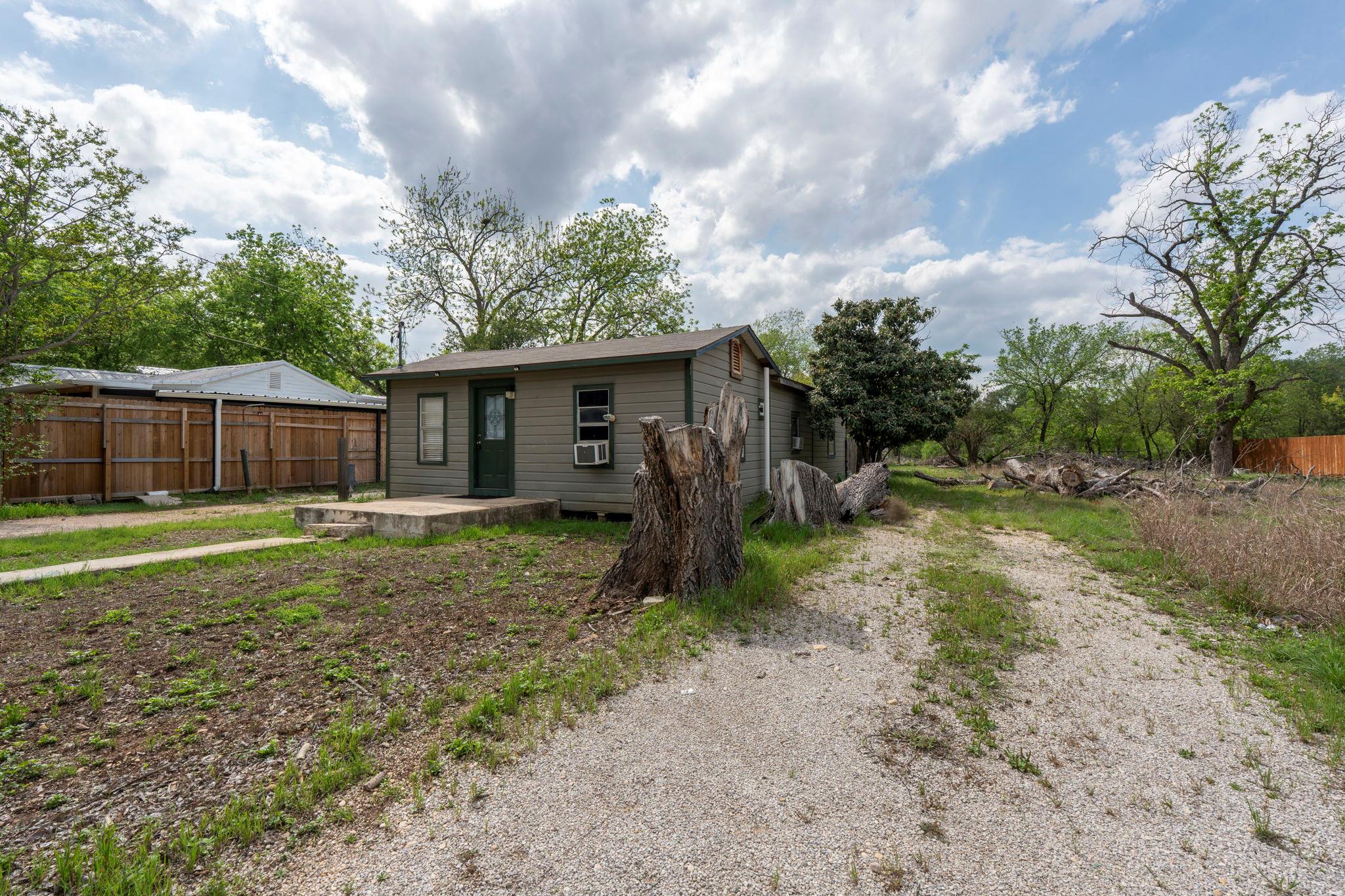 1130 Gravel ST — photo 3