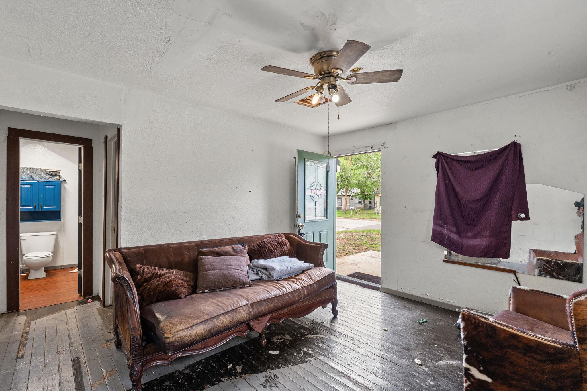1130 Gravel ST — photo 5