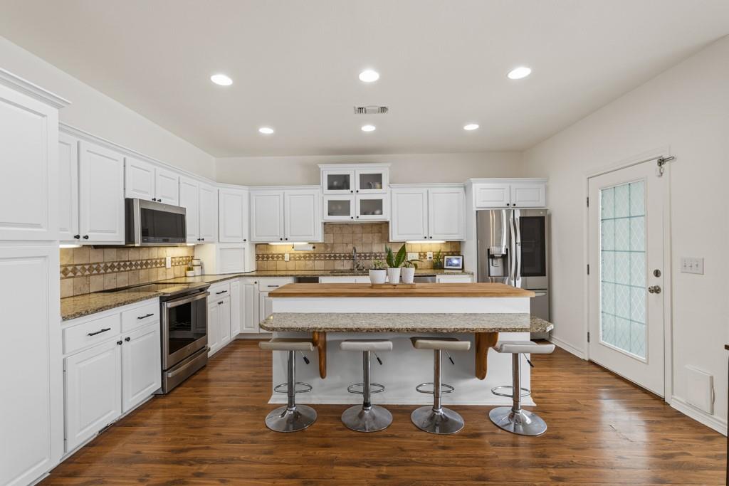 100 Little El Paso RD — photo 3