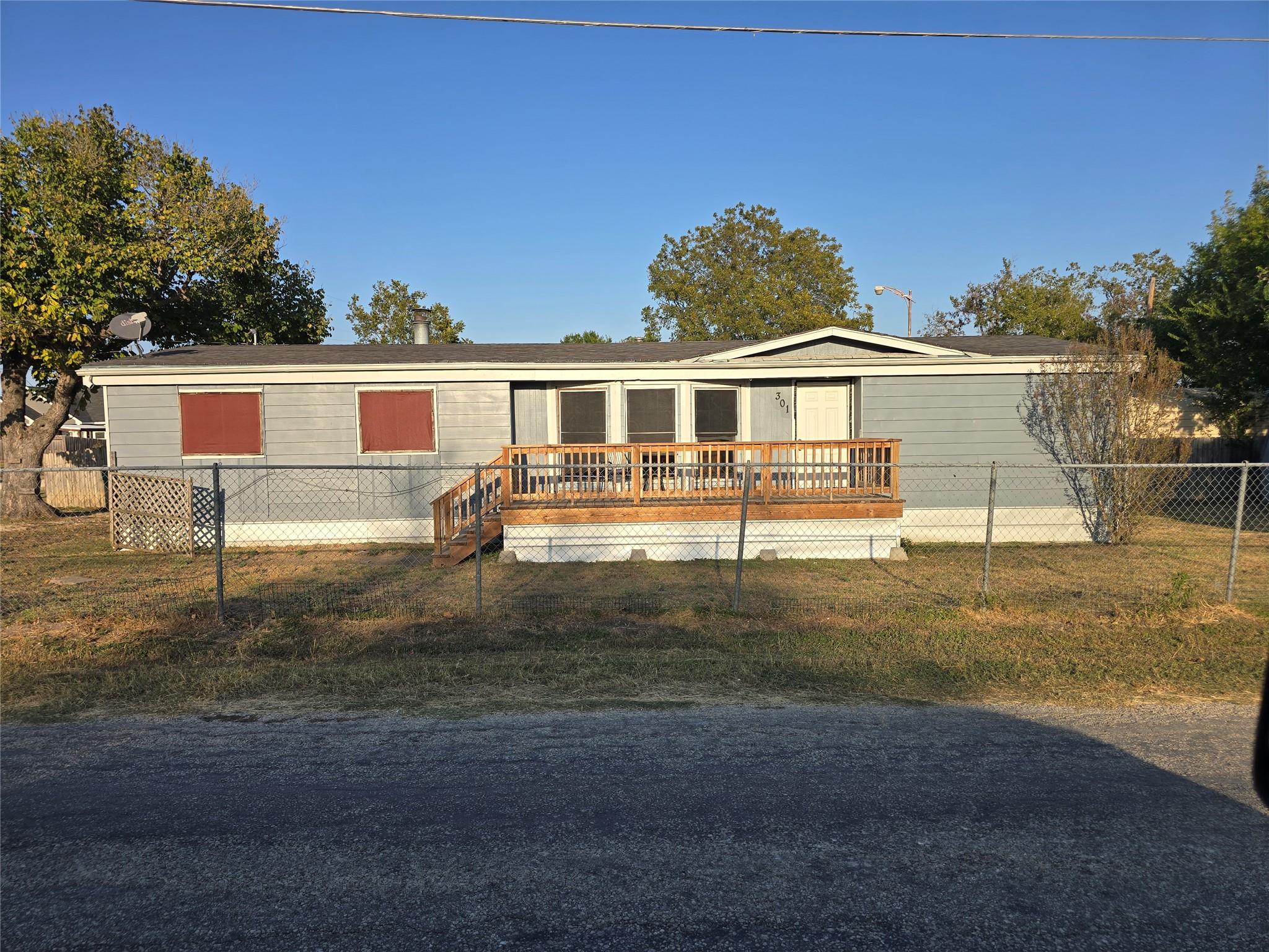 301 Johnson Ave
