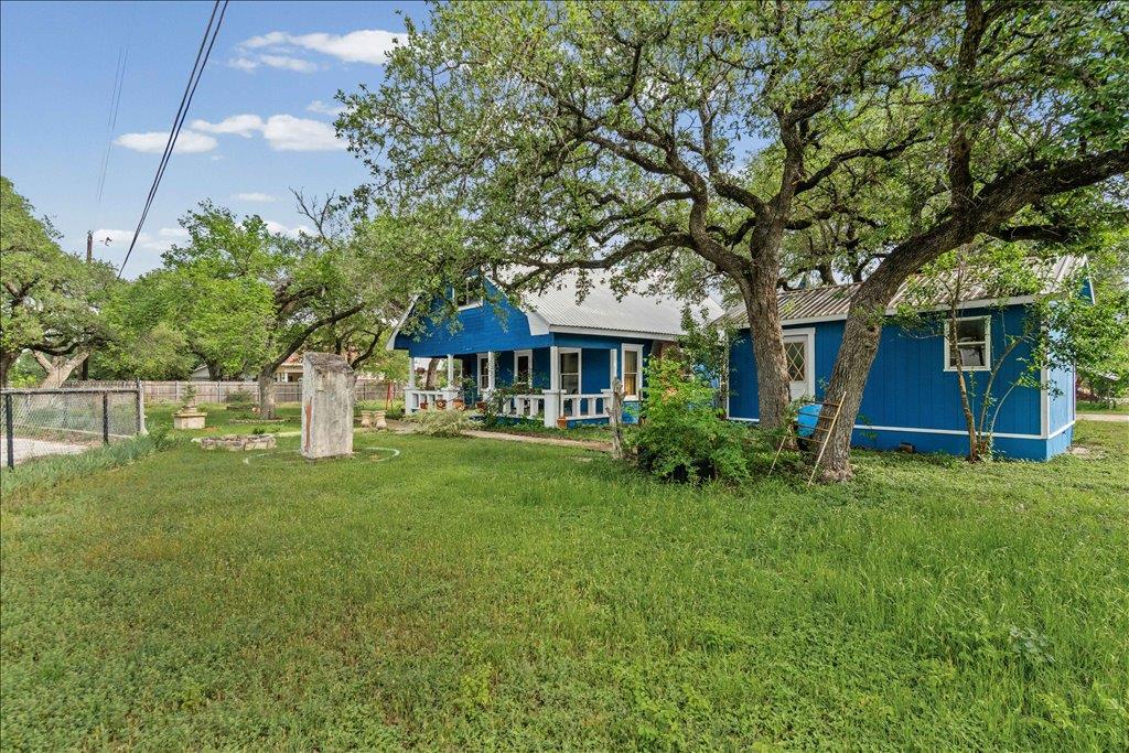 316 Mesquite ST — photo 3