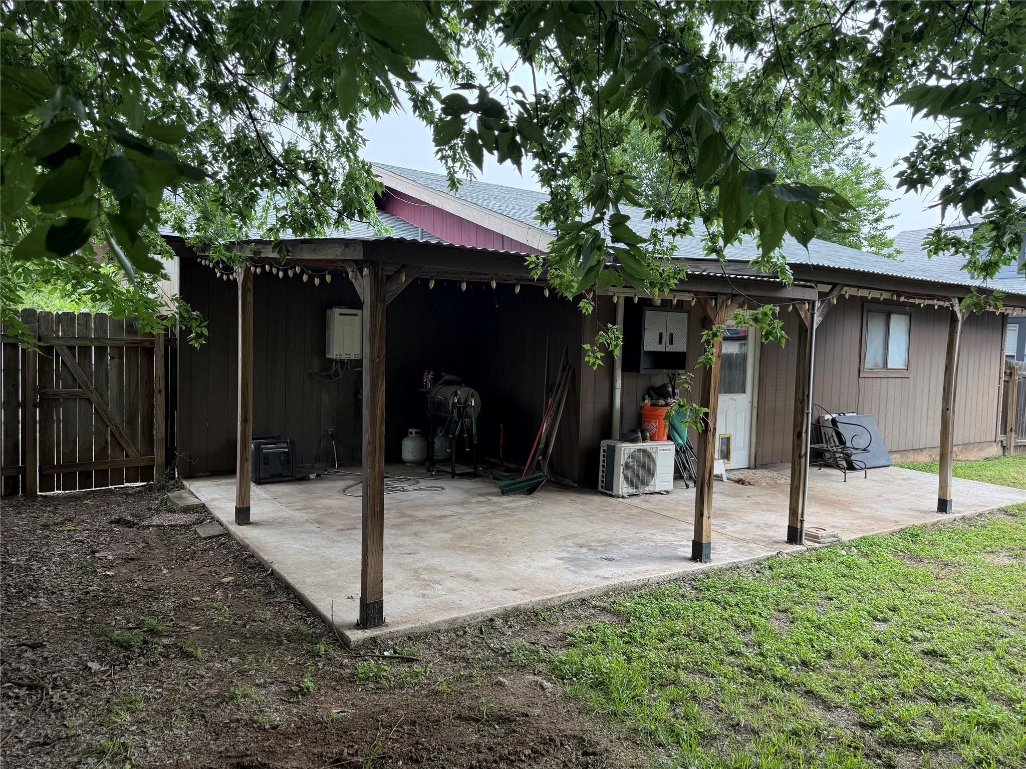 1704 Walnut ST — photo 3