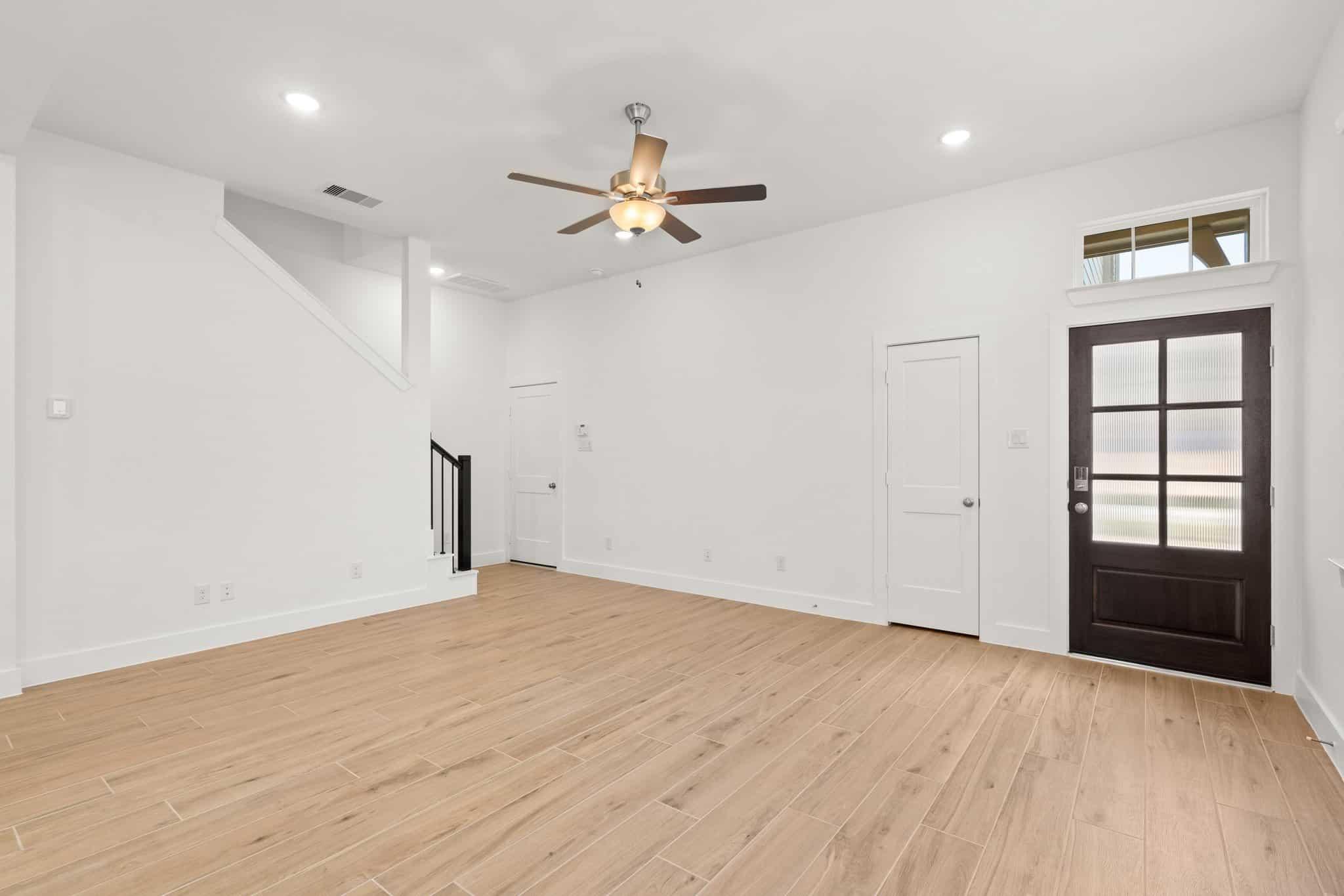 201 Flora Springs CV — photo 3