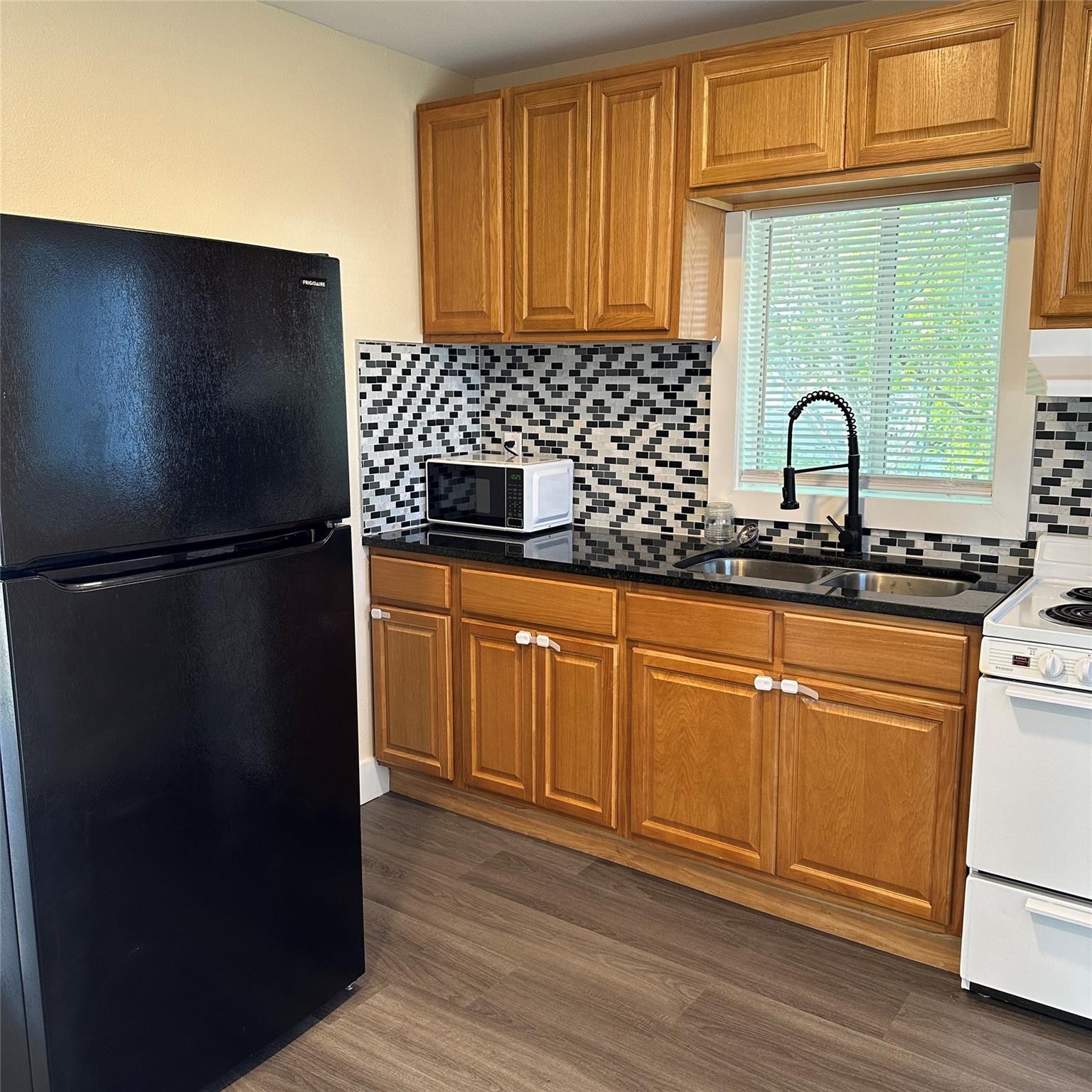 1321 Harris Hill RD — photo 3