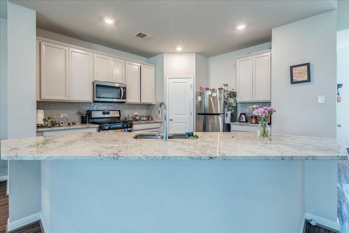 17206 Antioch Ave — photo 3