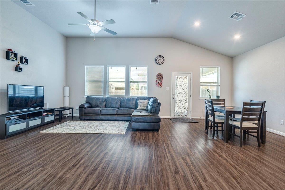 17206 Antioch Ave — photo 5