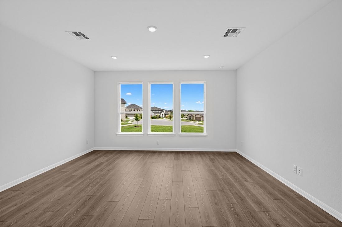 121 Amber Oak LN — photo 4