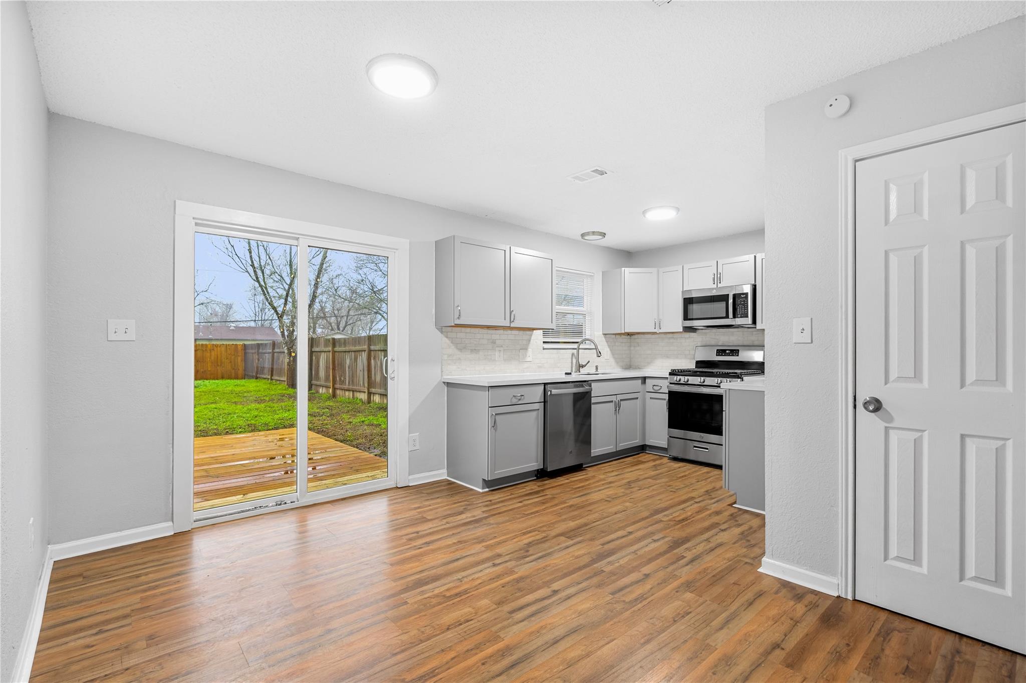 10511 Man O War Ave — photo 5