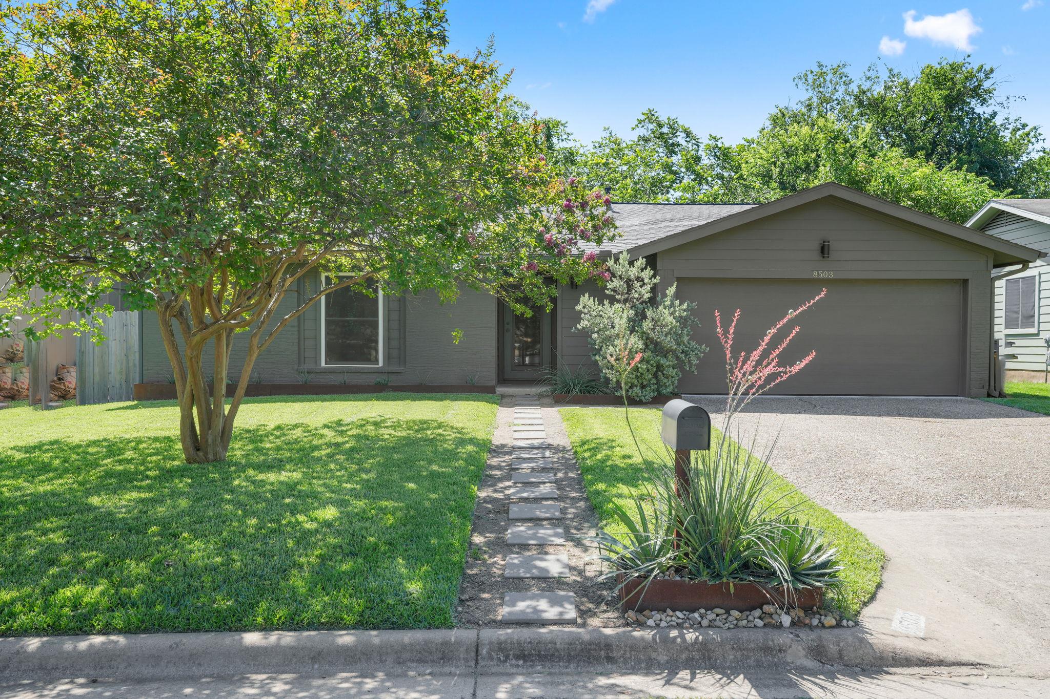 8503 Cornwall DR — photo 3
