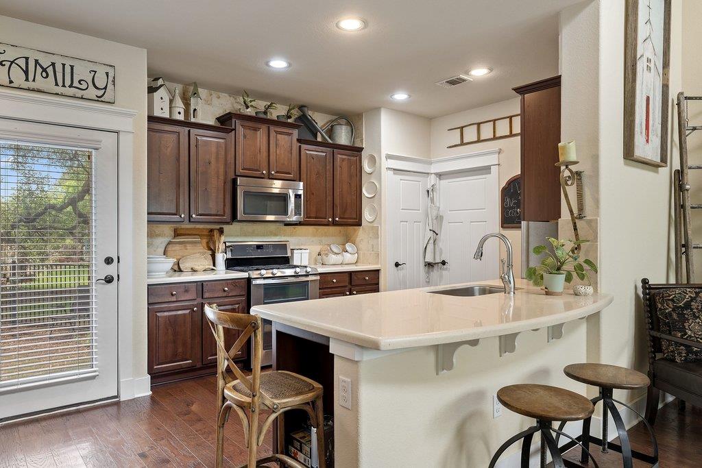 10903 Rock Island DR — photo 4