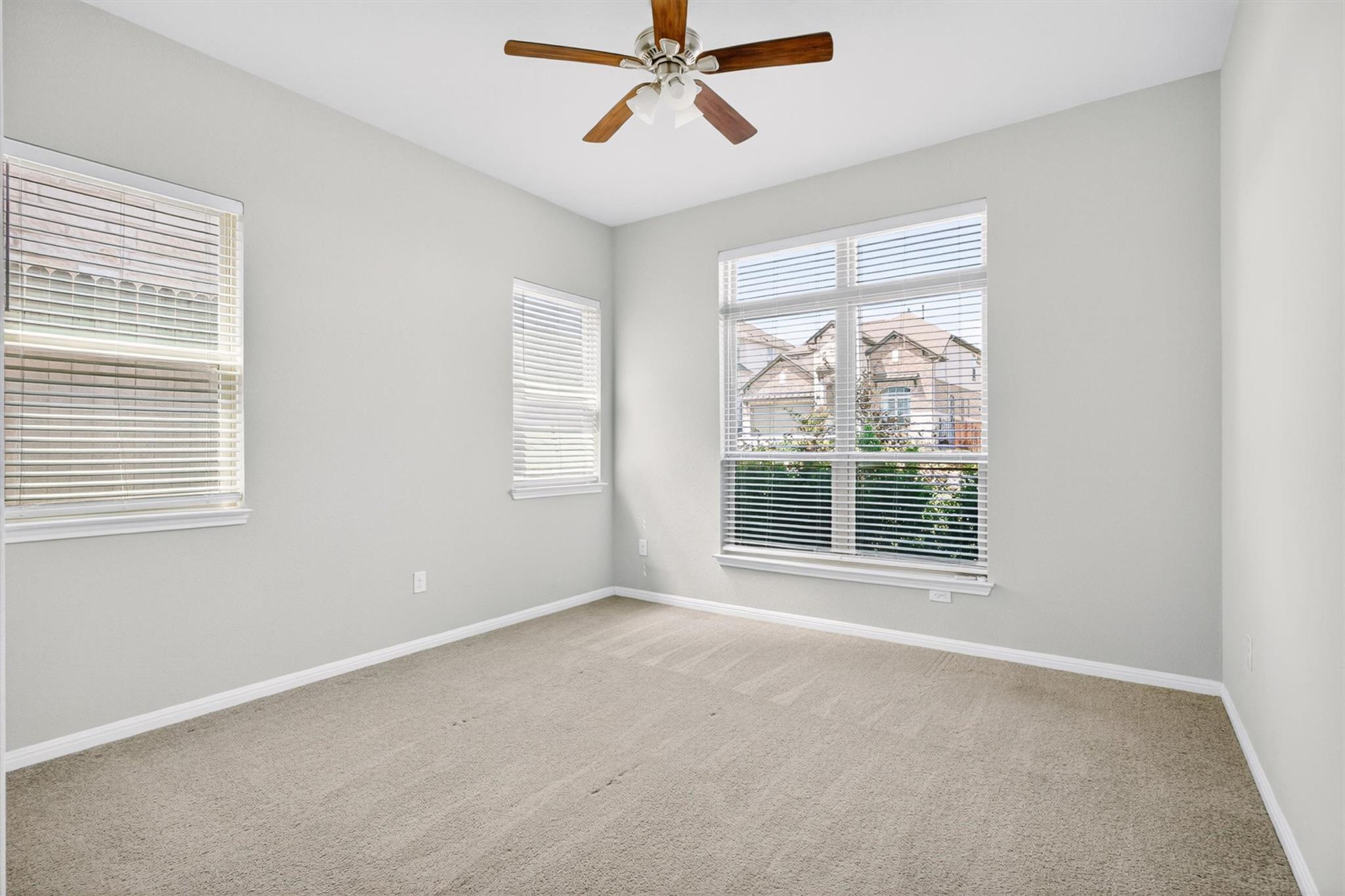 810 Clearwell ST — photo 5