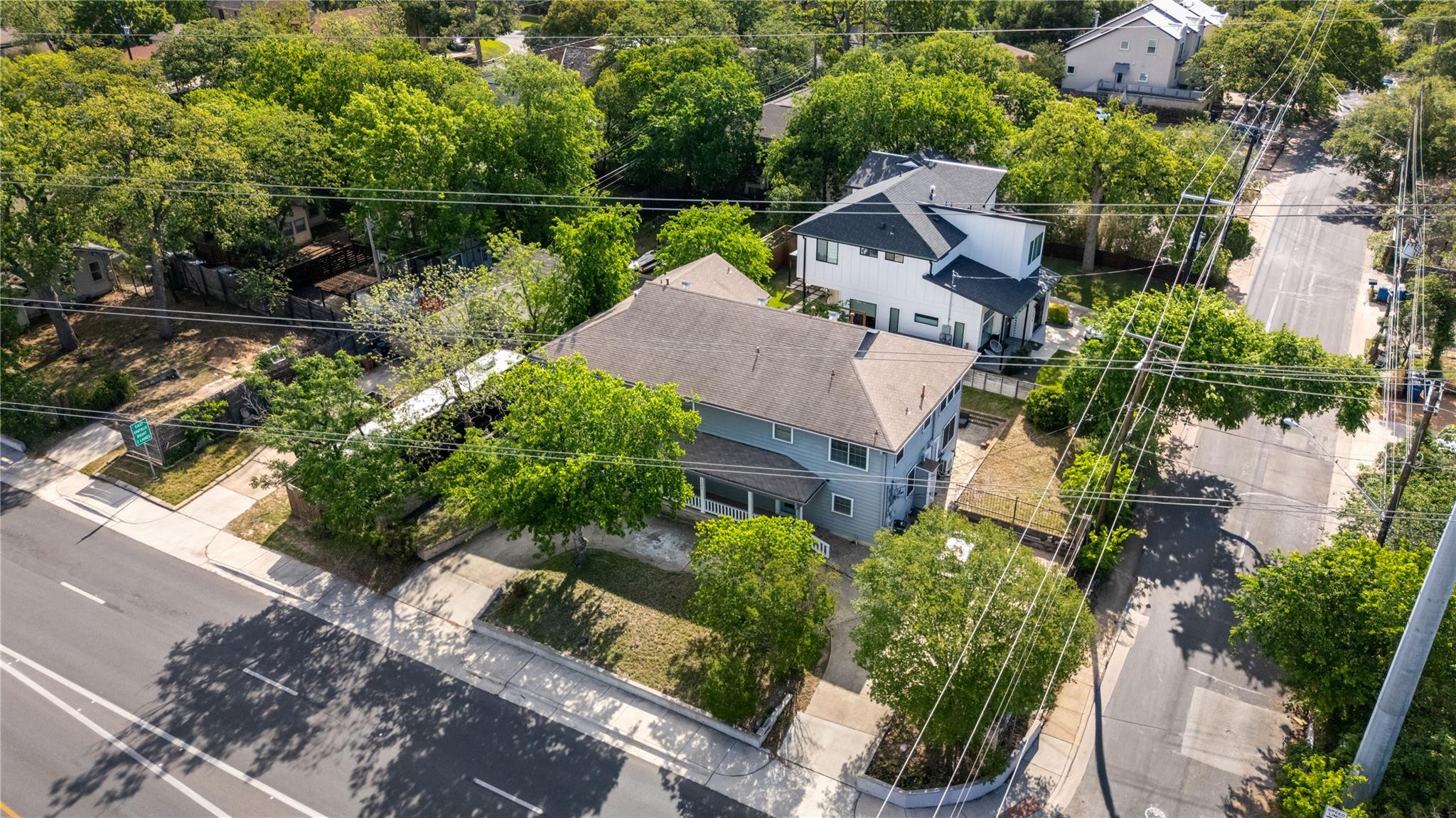1303 Newfield LN — photo 3