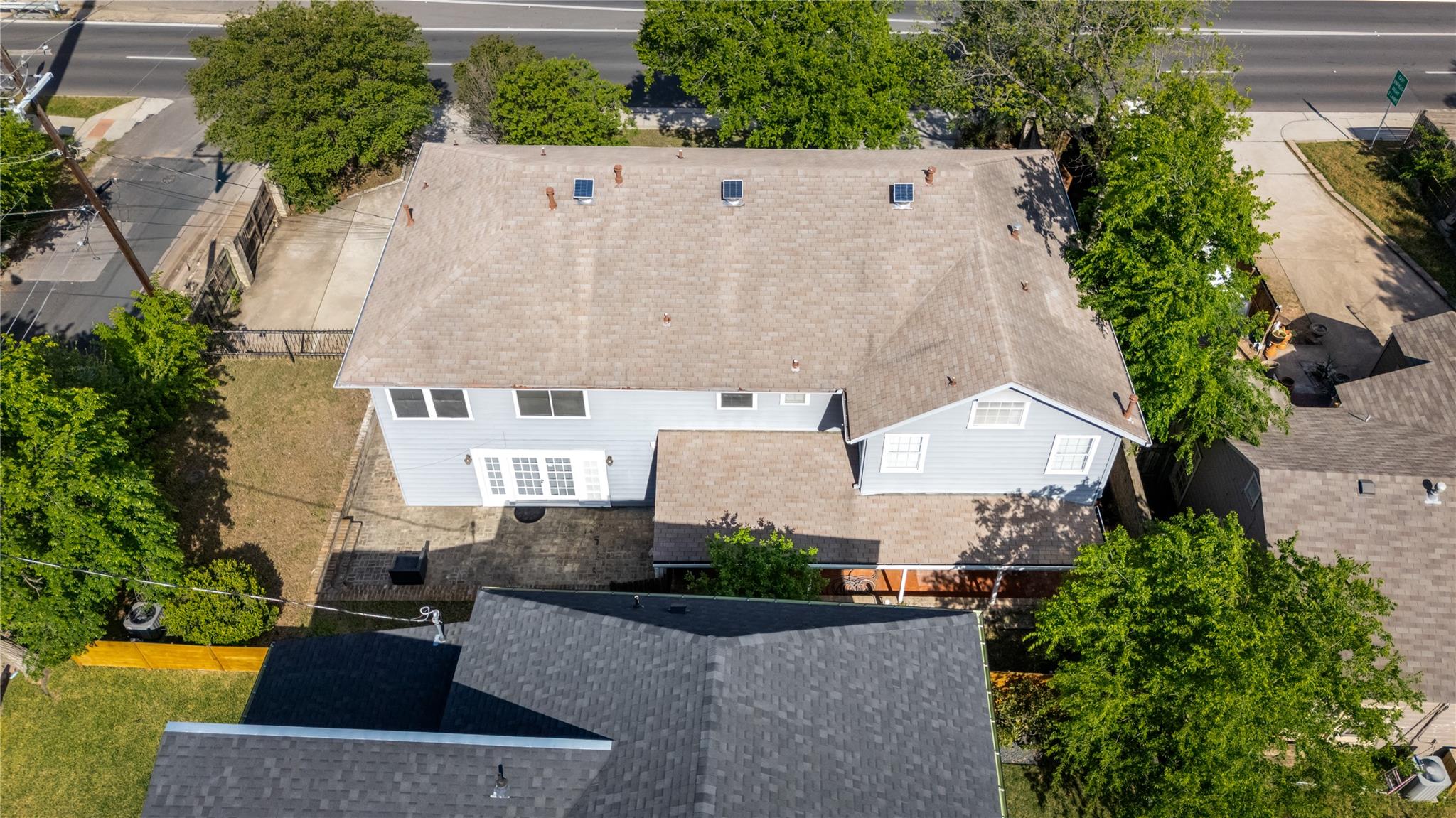 1303 Newfield LN — photo 5