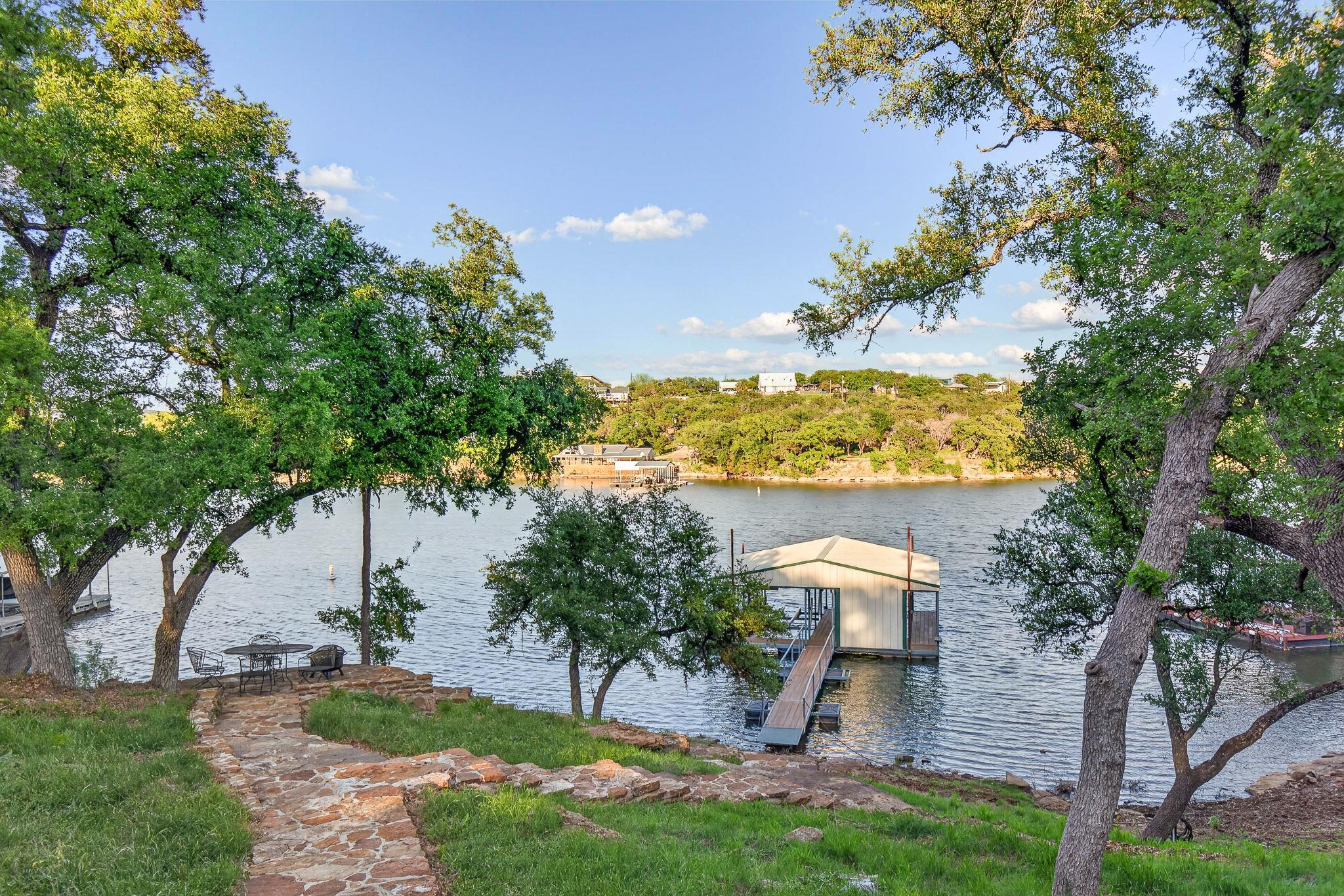 2512 Sunset Cliff RD — photo 4