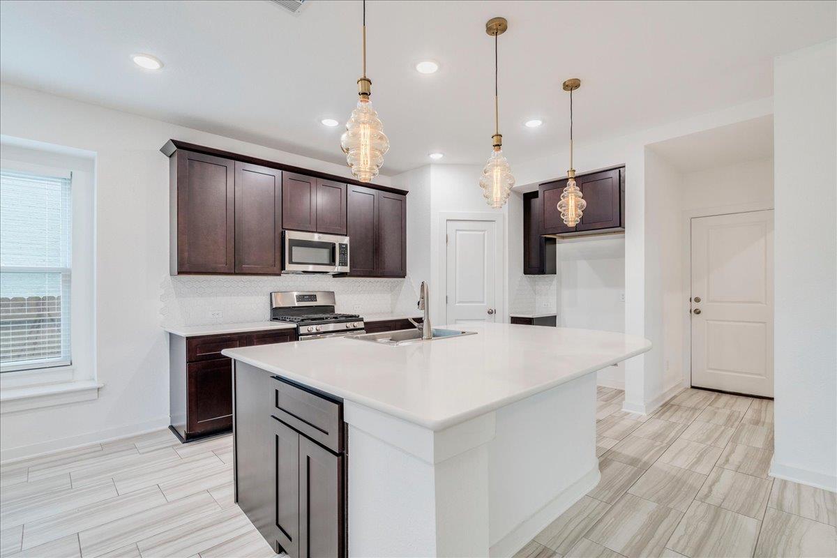8008 Prairie Rye DR — photo 4