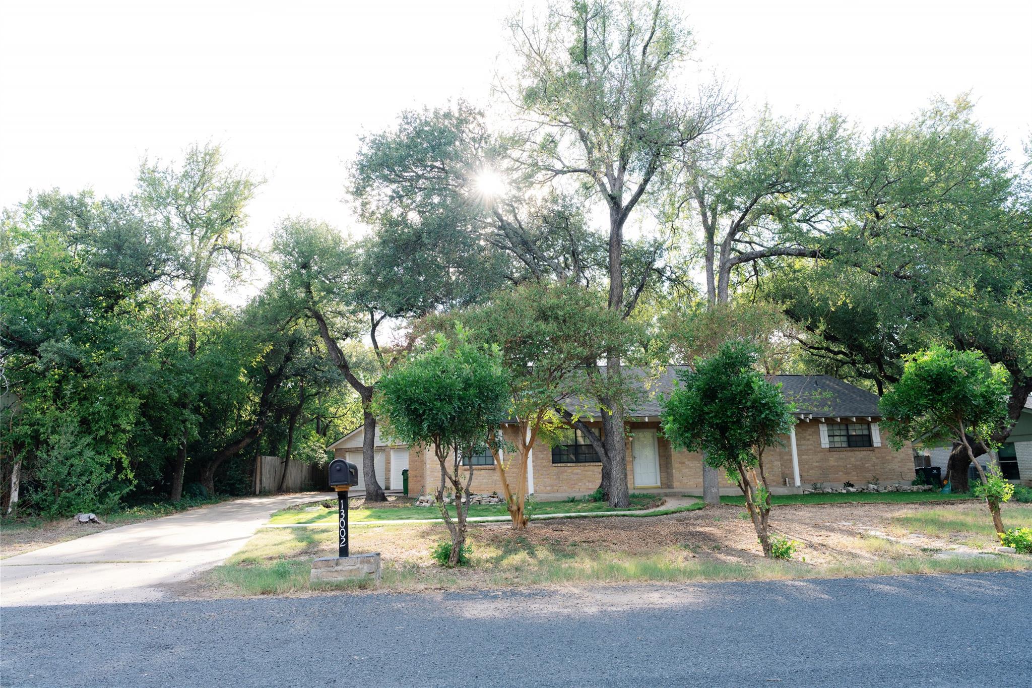 13002 Cedarhurst CIR — photo 3