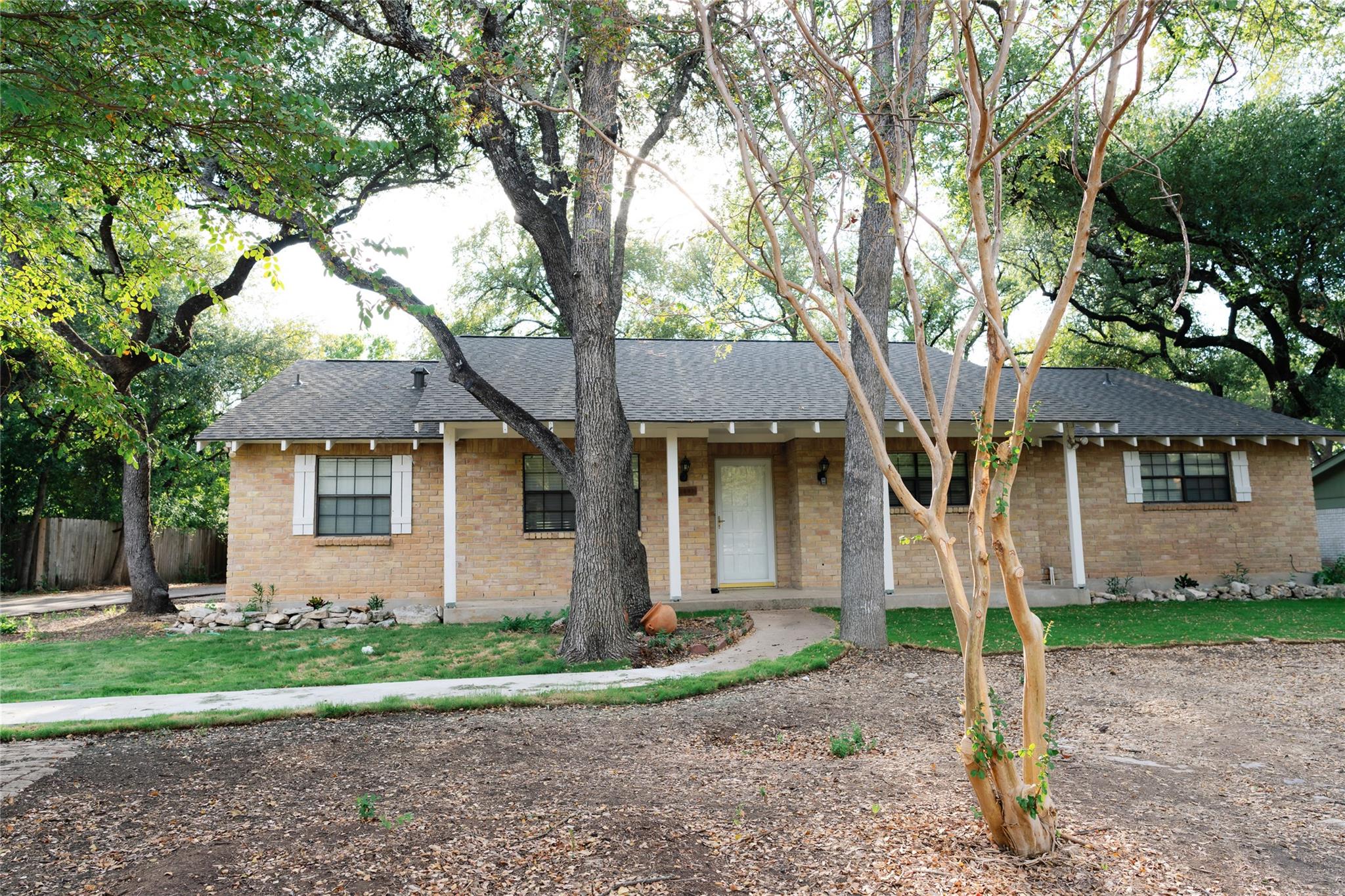 13002 Cedarhurst CIR — photo 5