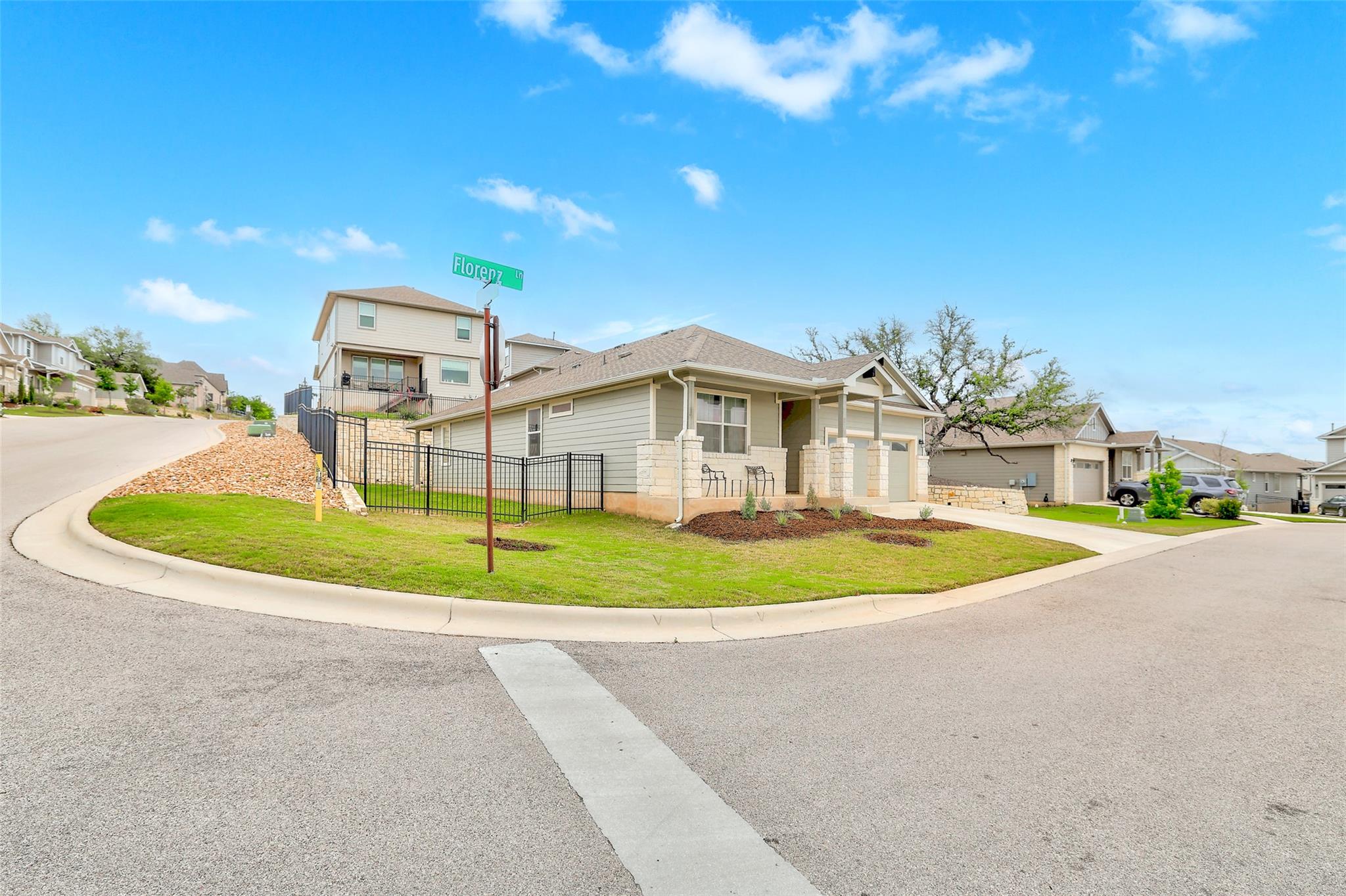 213 Florenz LN — photo 3