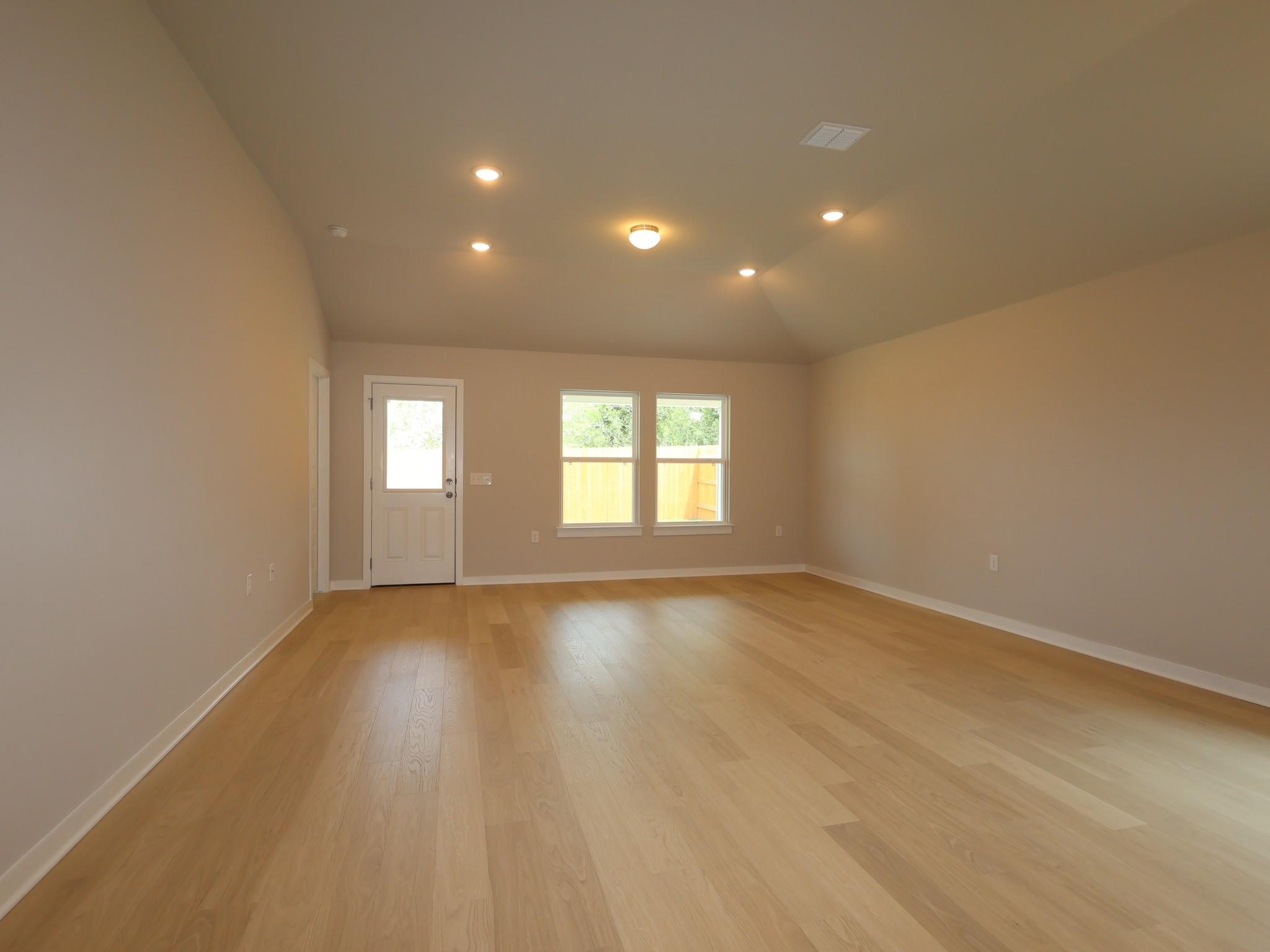 9313 Corvallis DR — photo 4