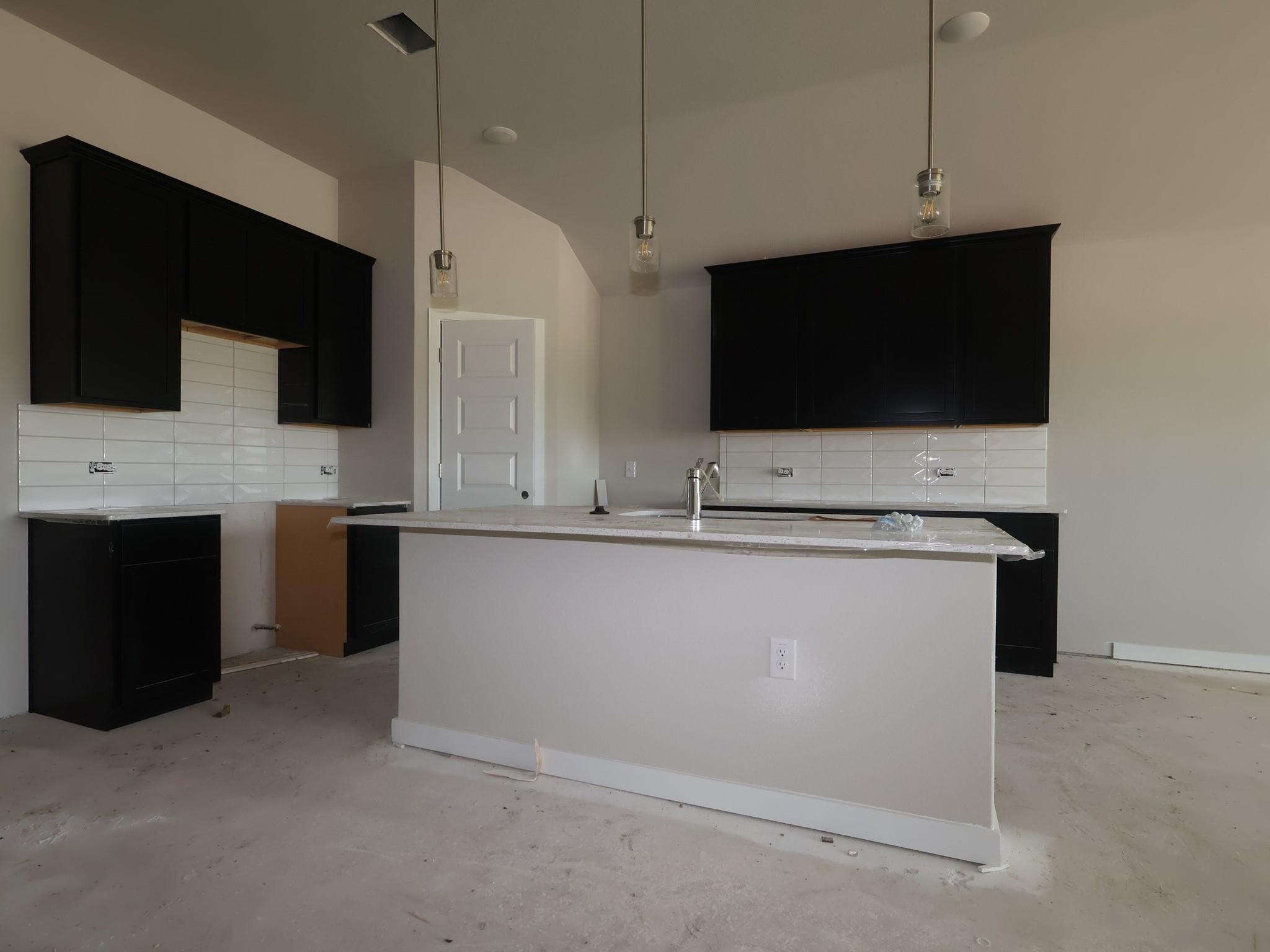 7400 Pullman CV — photo 4