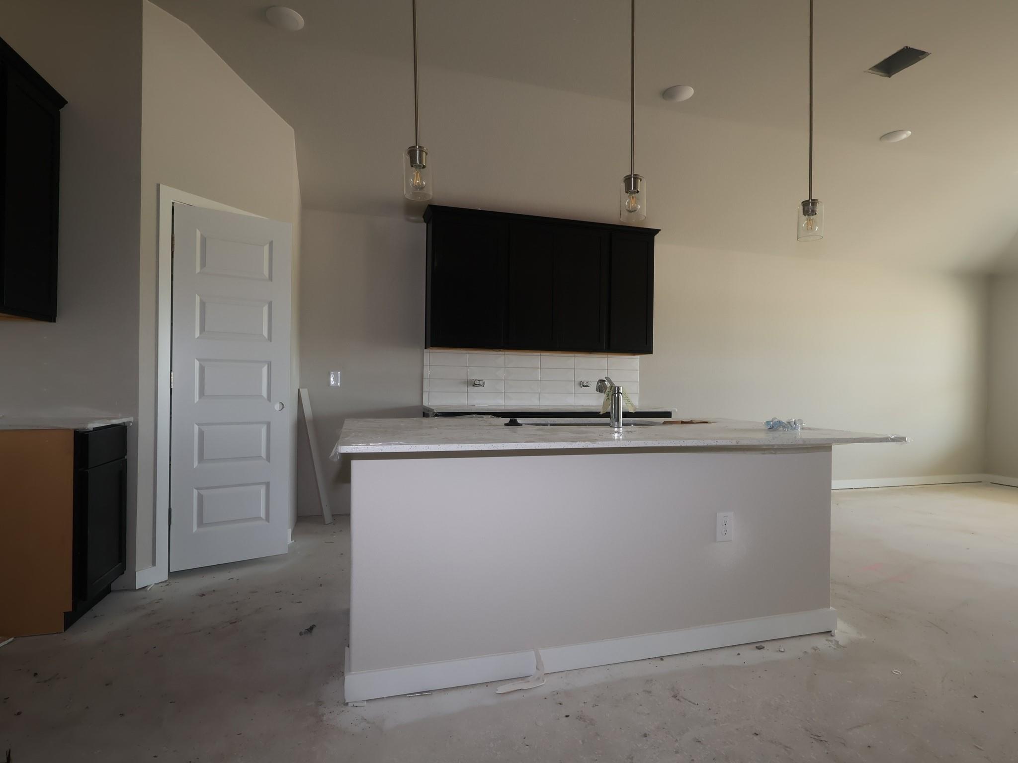 7400 Pullman CV — photo 5