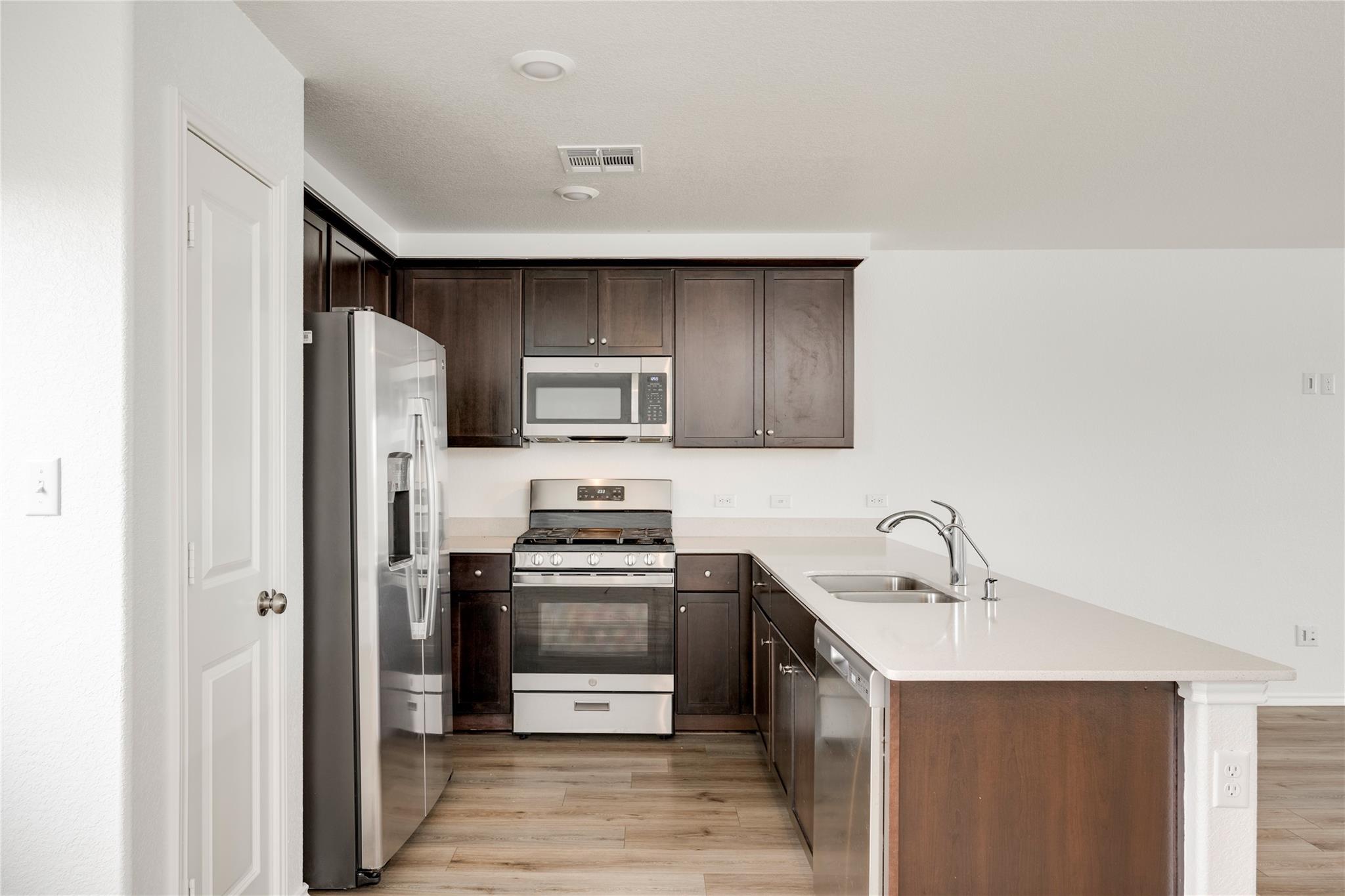 13520 Knights Branch DR — photo 4