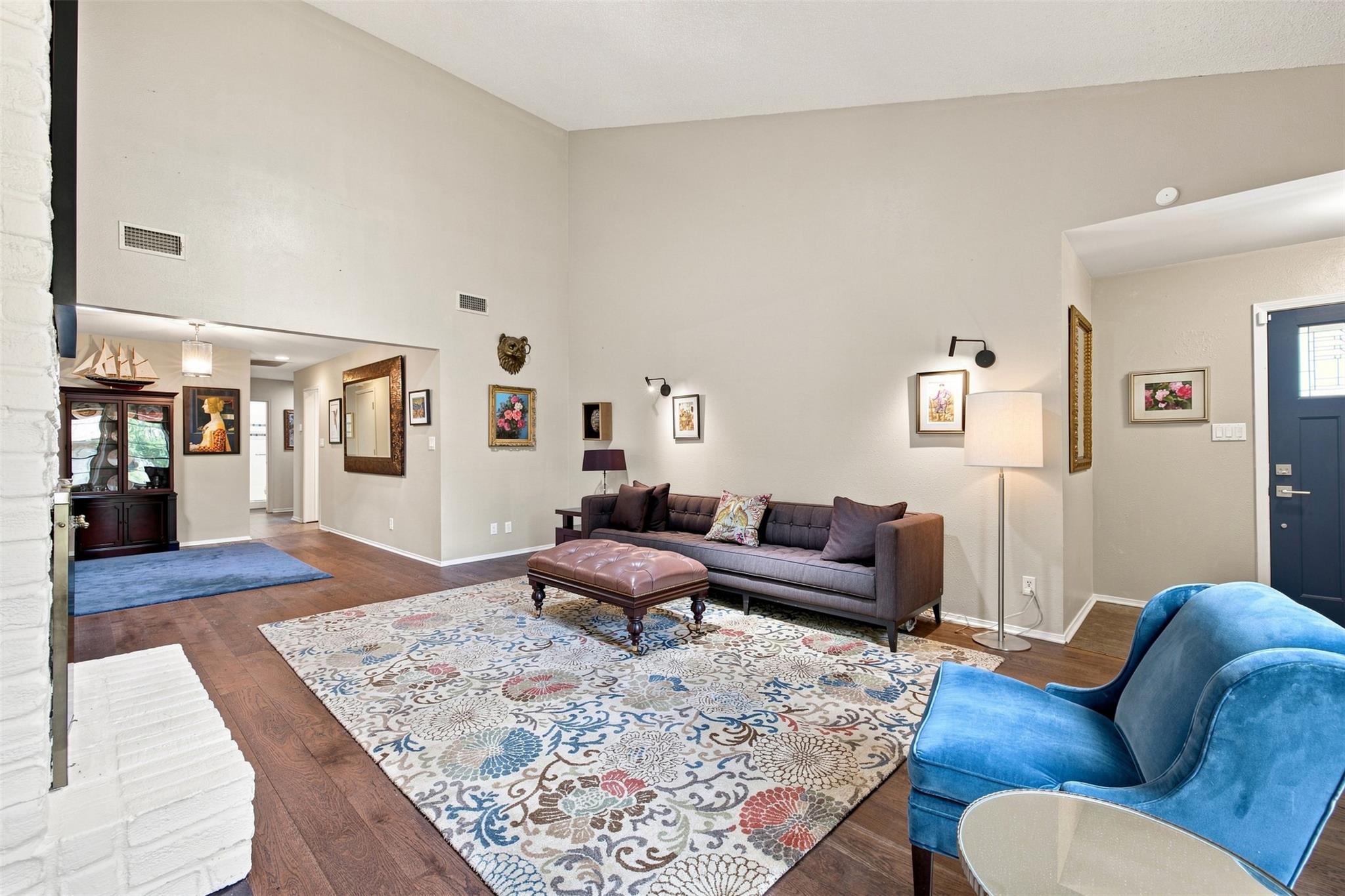 8107 Middle CT — photo 4