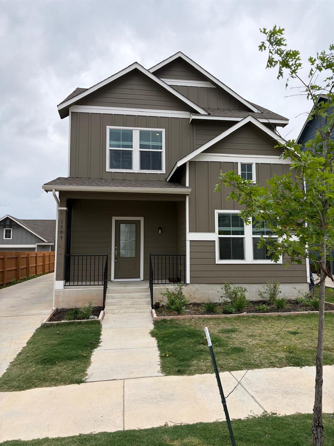 1509 Weatherford LN — photo 3