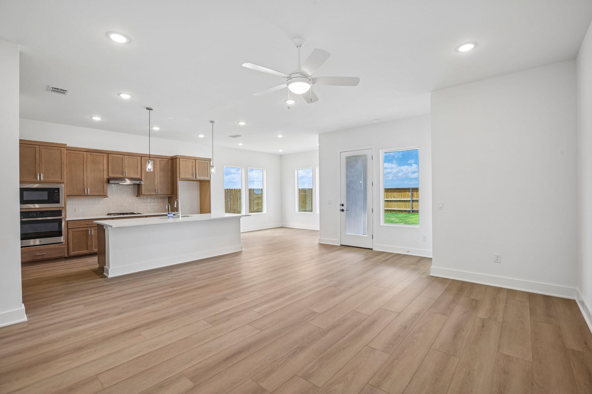 193 Christian Springs DR — photo 4