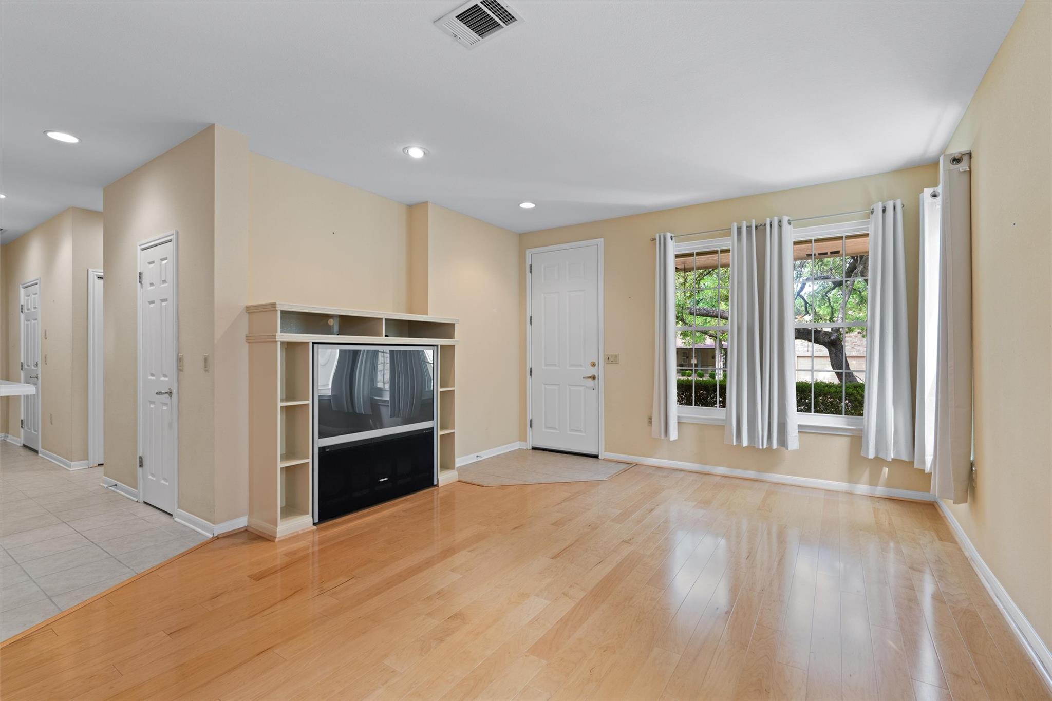 214 Whispering Wind DR — photo 5