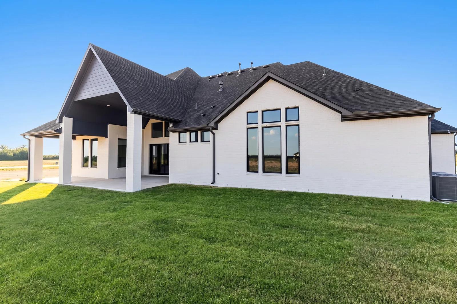 2992 Heritage Heights RD — photo 3