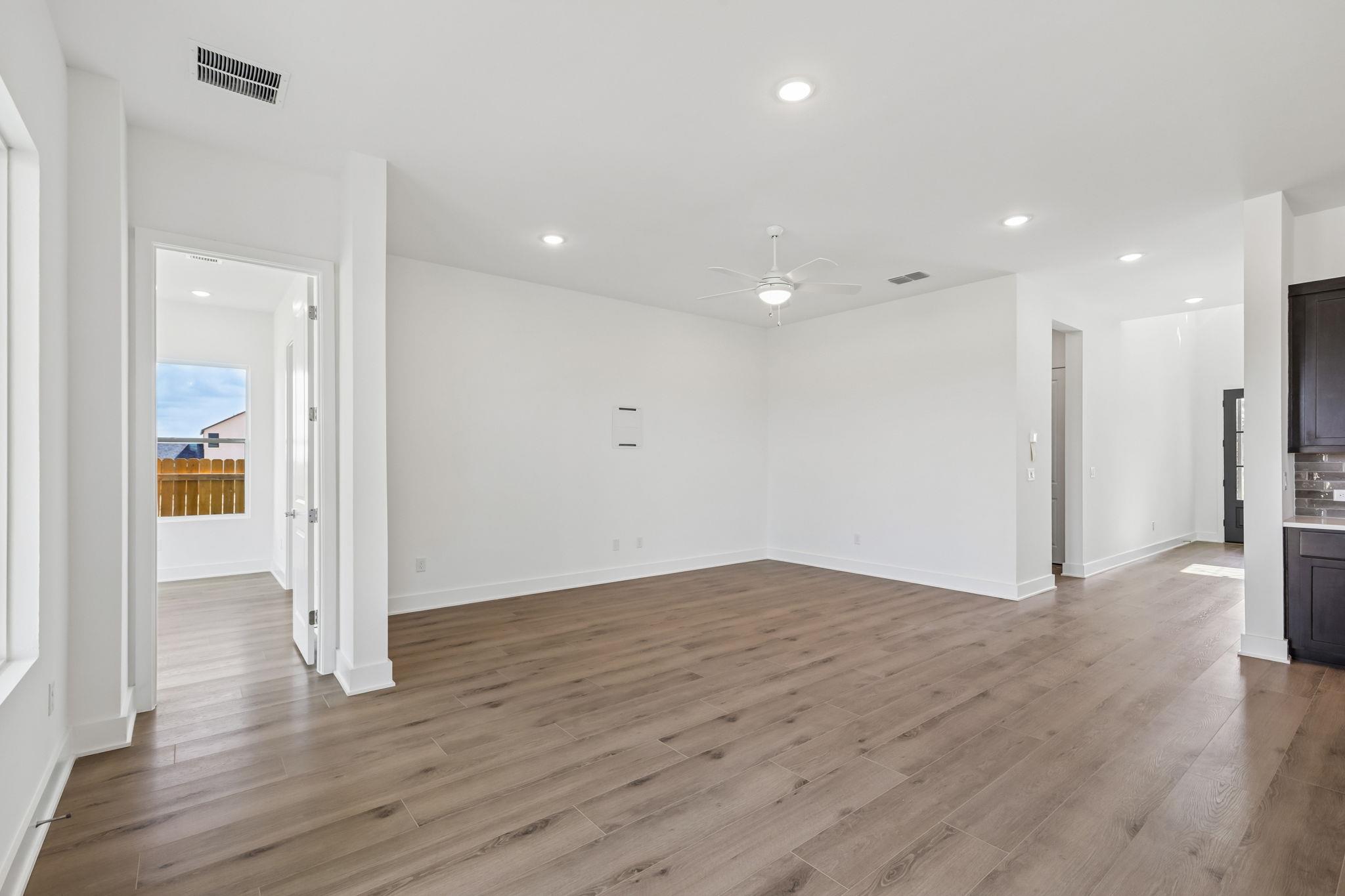 141 Christian Springs DR — photo 4
