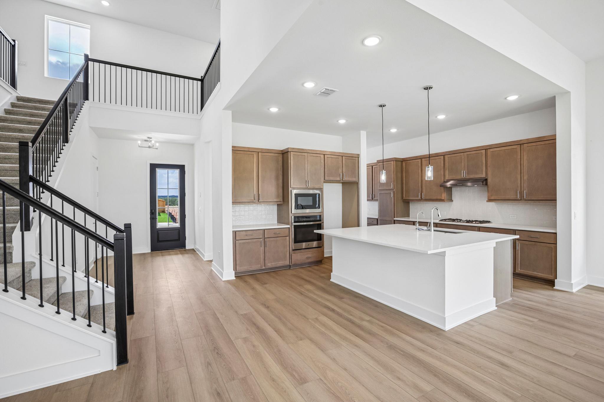 122 Christian Springs DR — photo 3