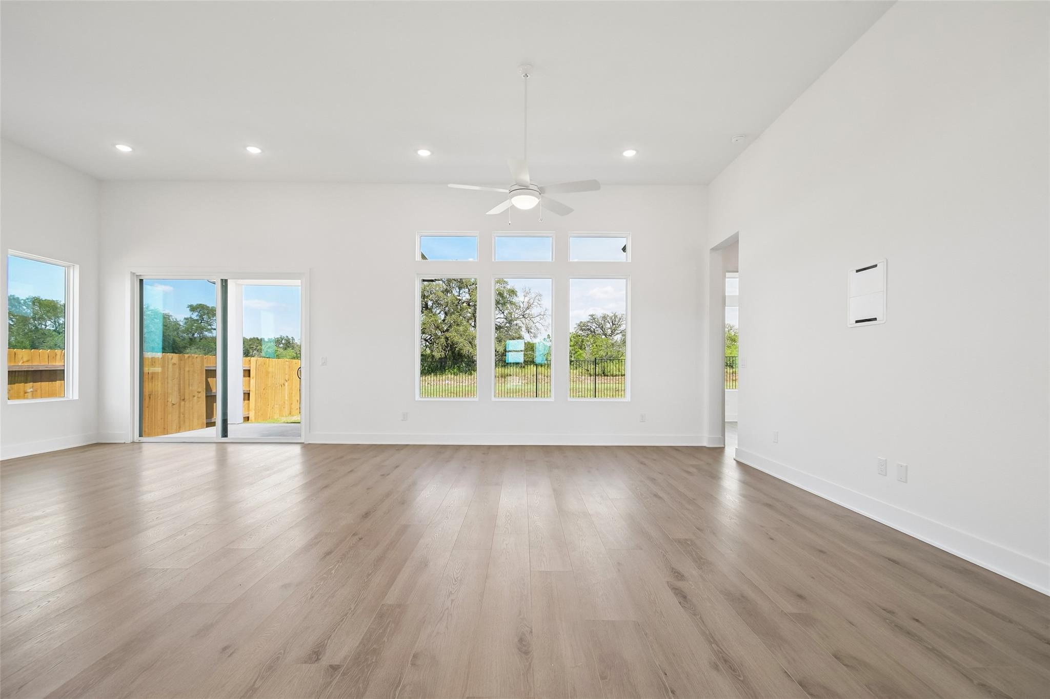 194 Christian Springs DR — photo 3