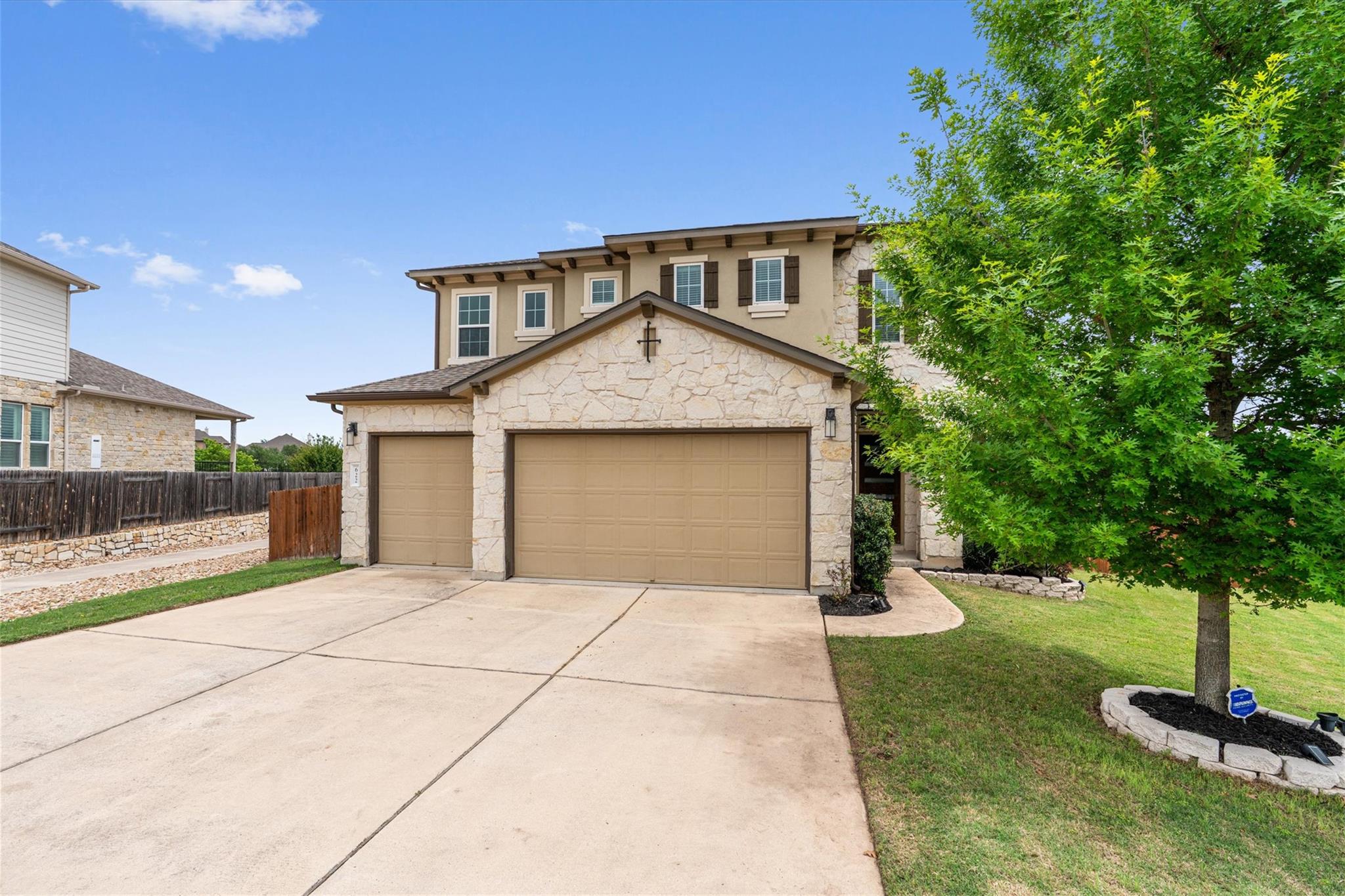 622 Cheyenne LN — photo 3