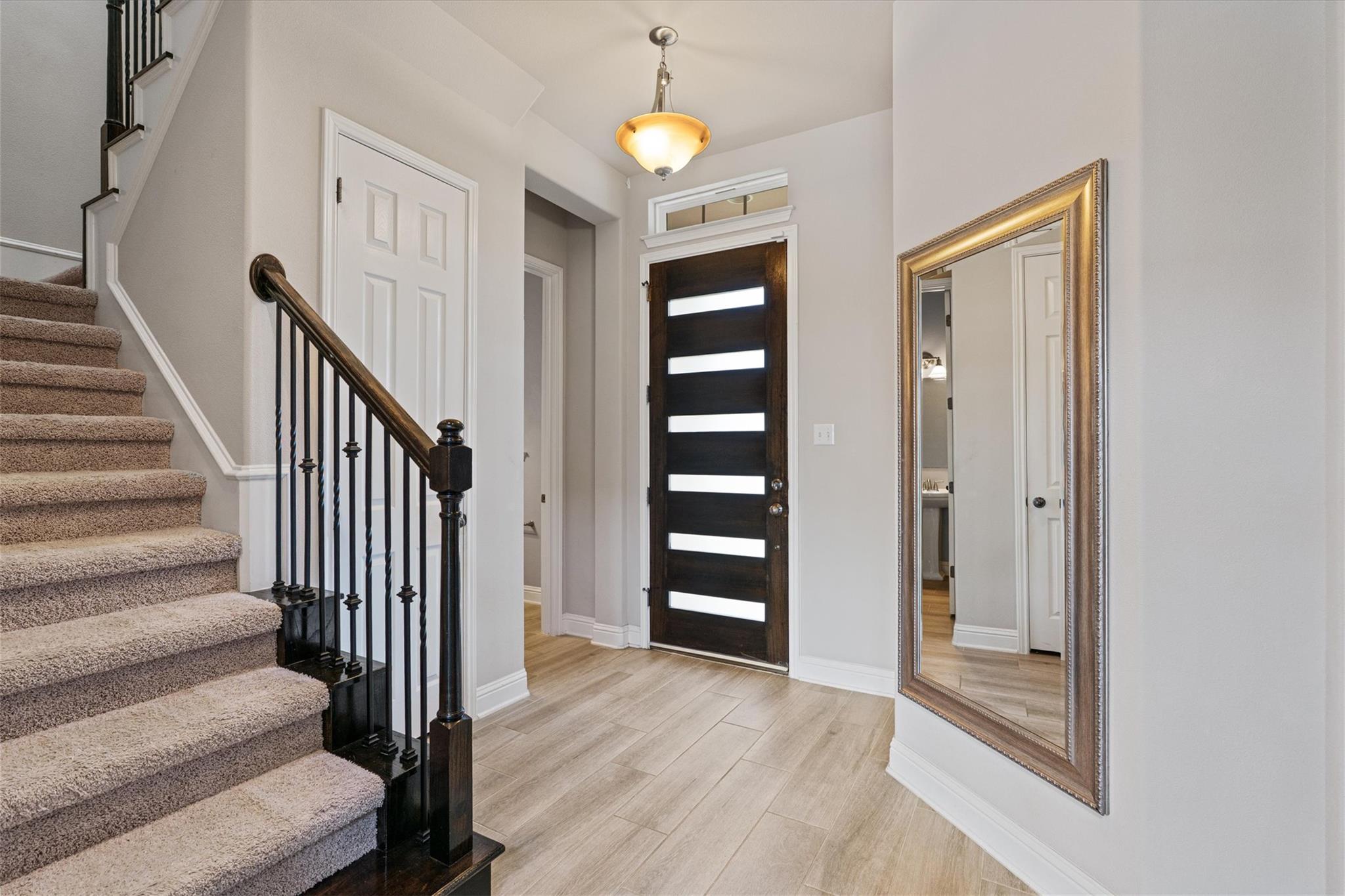622 Cheyenne LN — photo 4